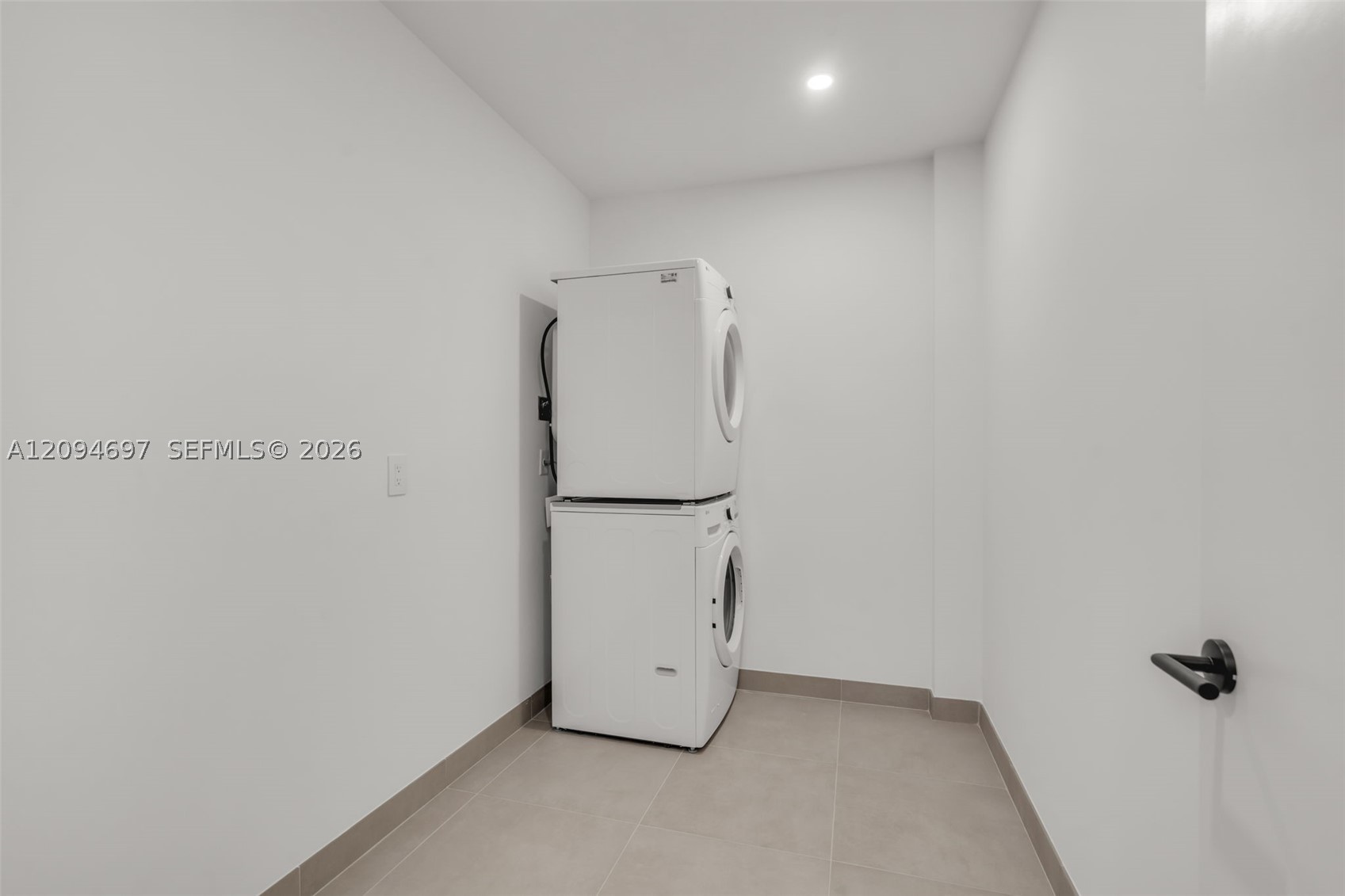 2200 Brickell Ave #GV09 Miami, FL 33143