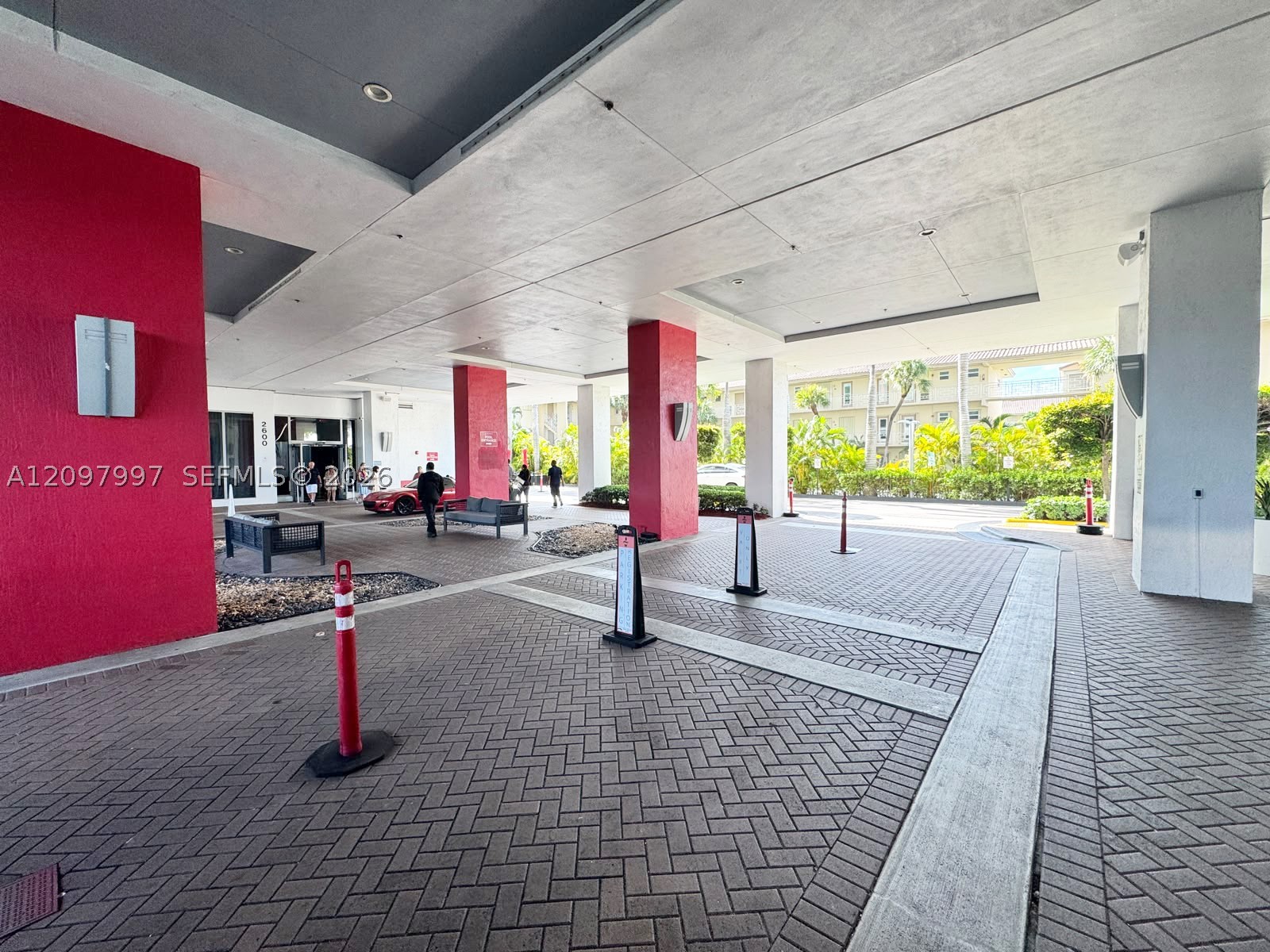 image Beachwalk Condominium14