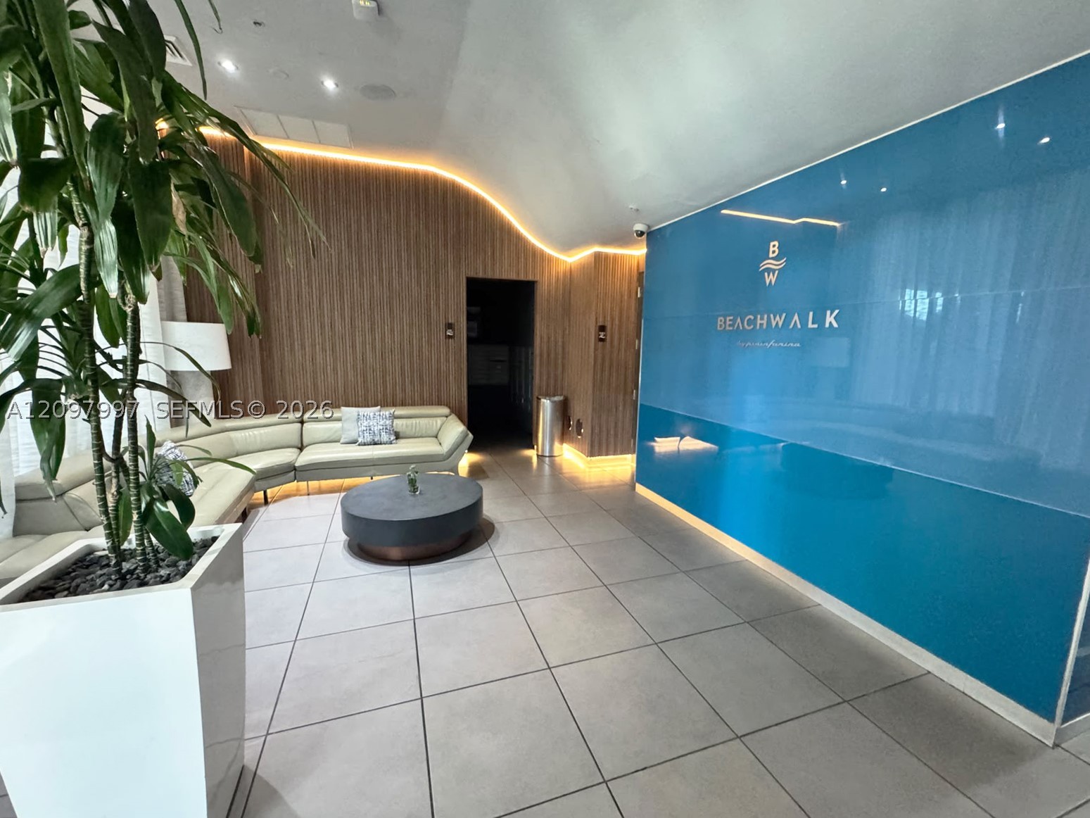 image Beachwalk Condominium18