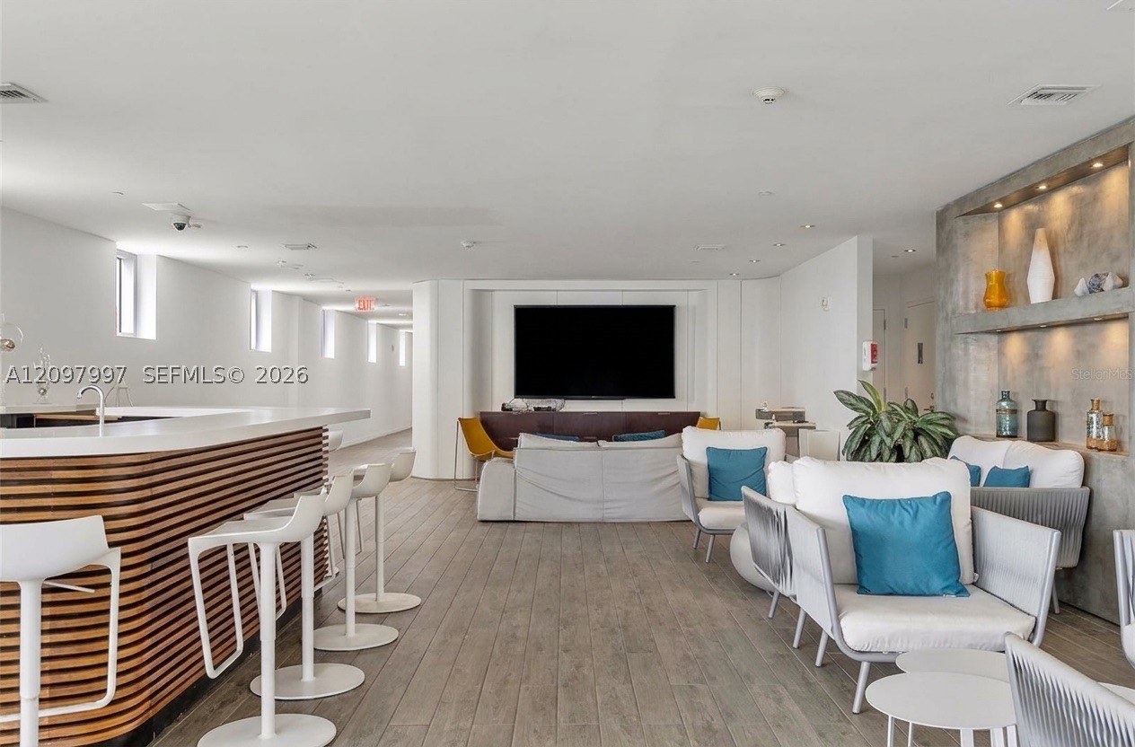 image Beachwalk Condominium20