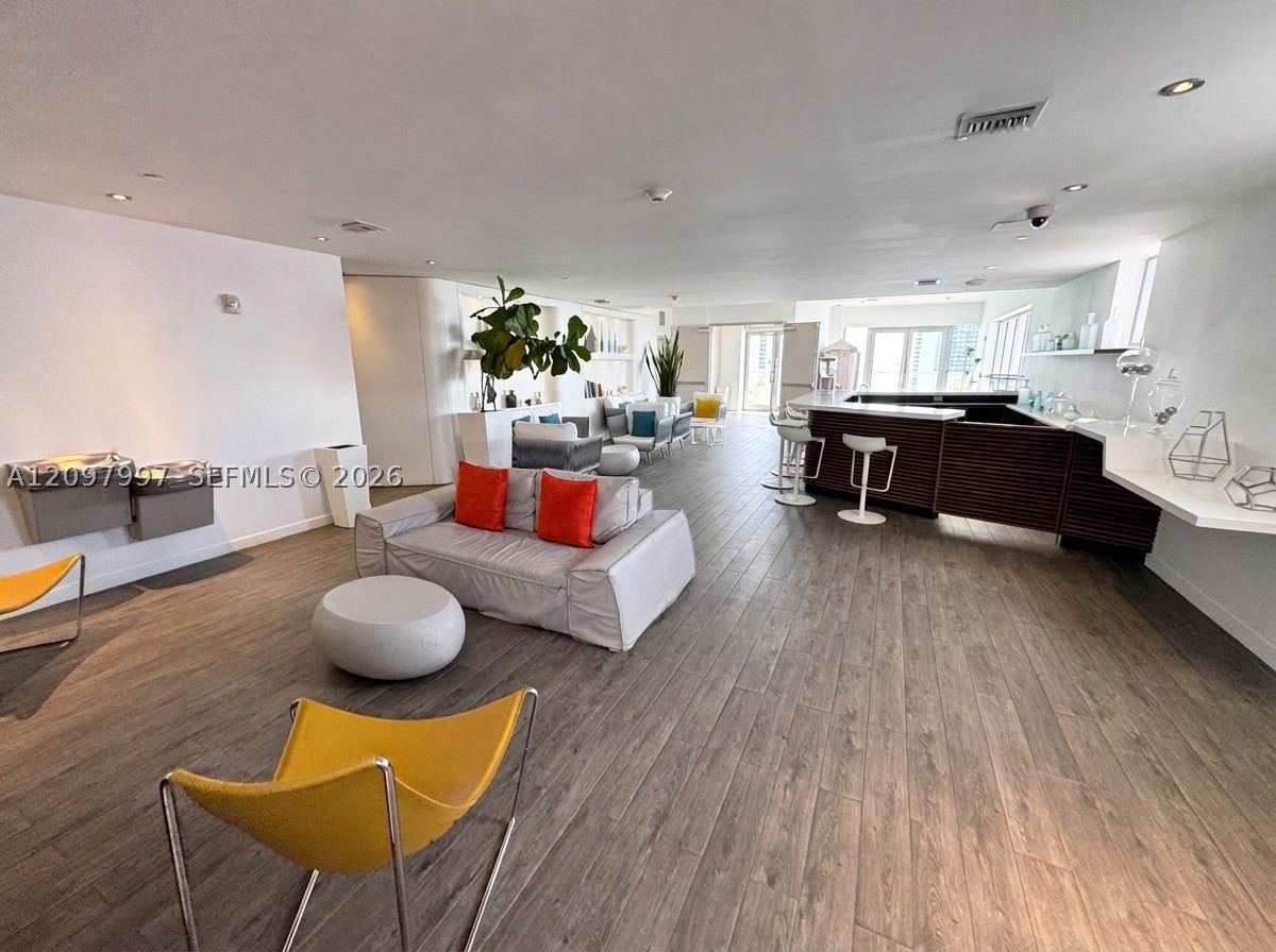 image Beachwalk Condominium21