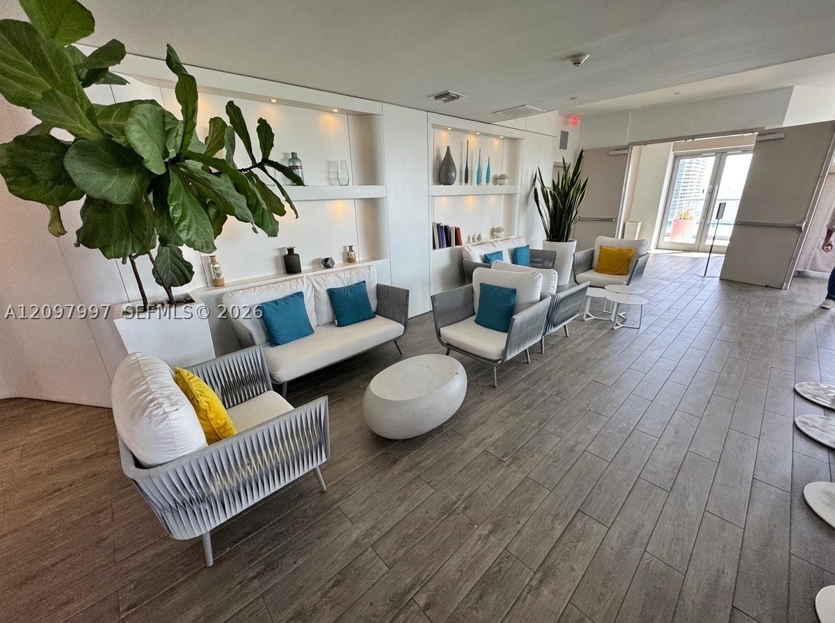 image Beachwalk Condominium22