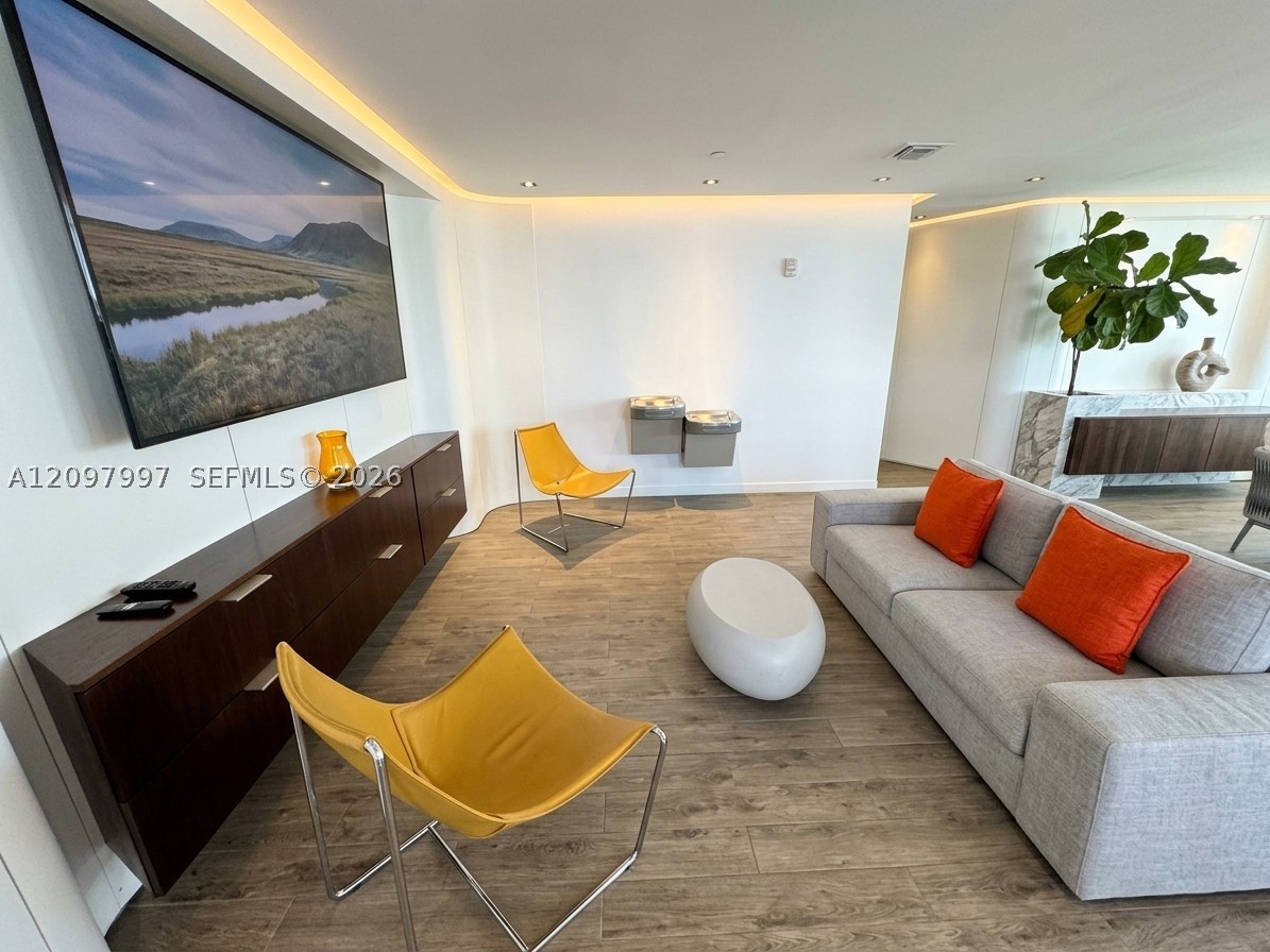 image Beachwalk Condominium23