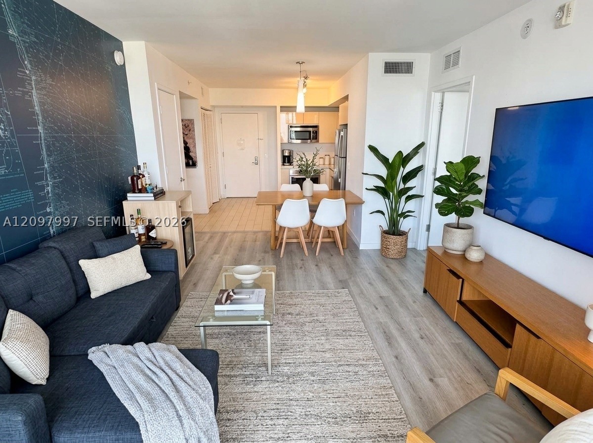 image Beachwalk Condominium2