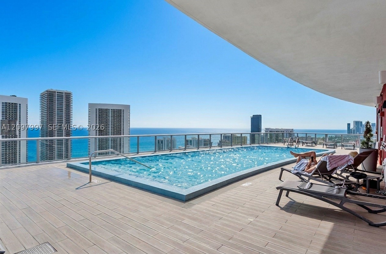 image Beachwalk Condominium31