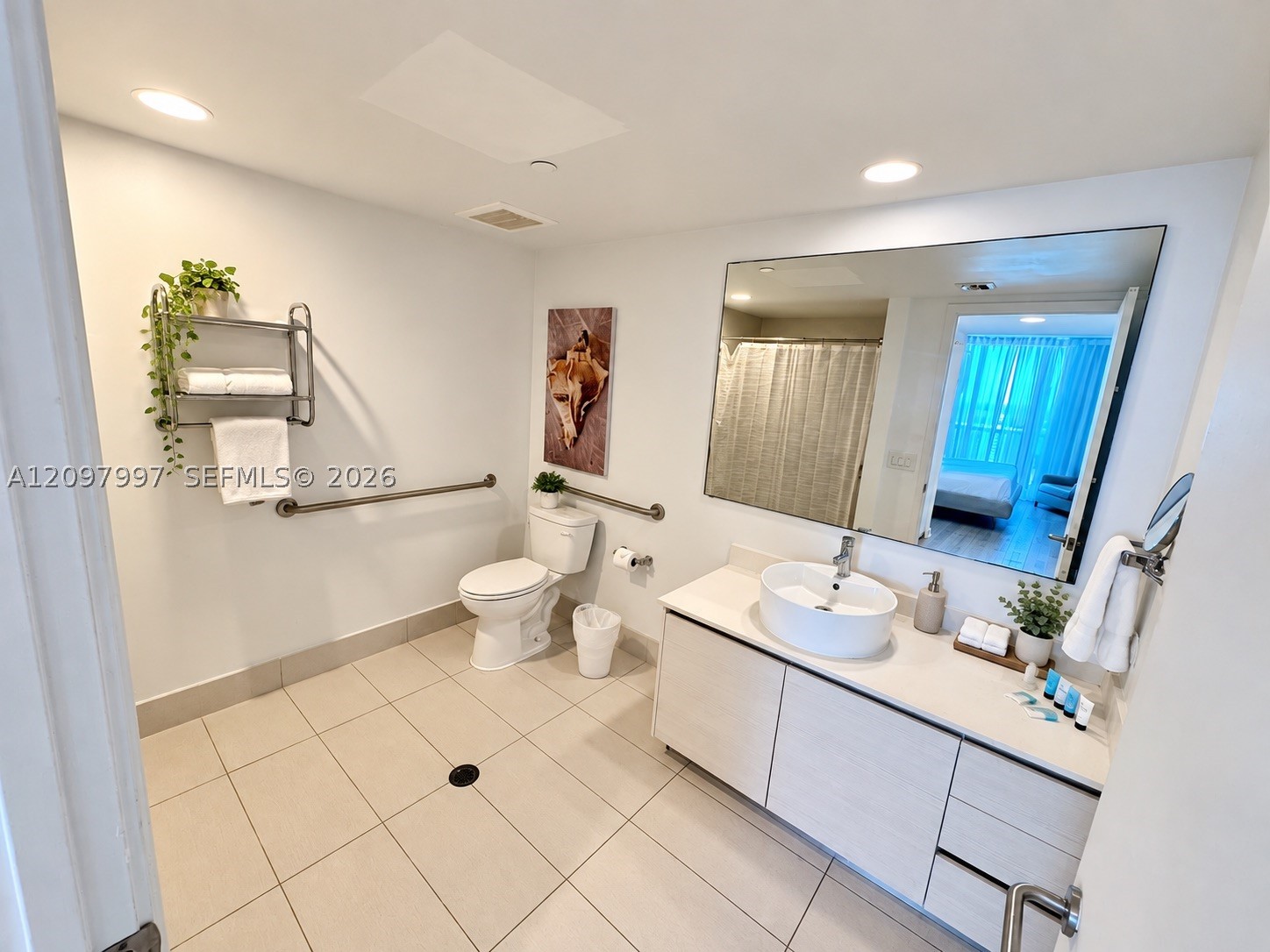 image Beachwalk Condominium6