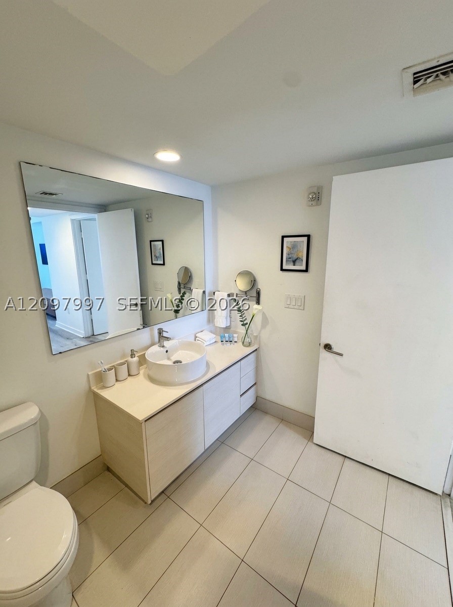 image Beachwalk Condominium7