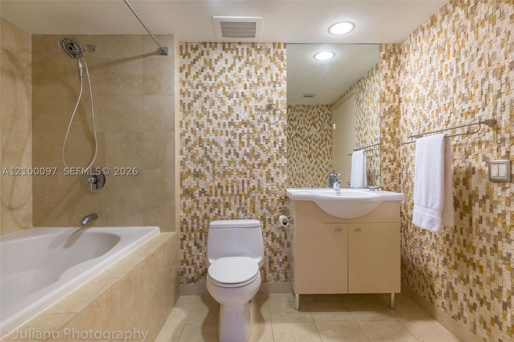 image Beach Club 215