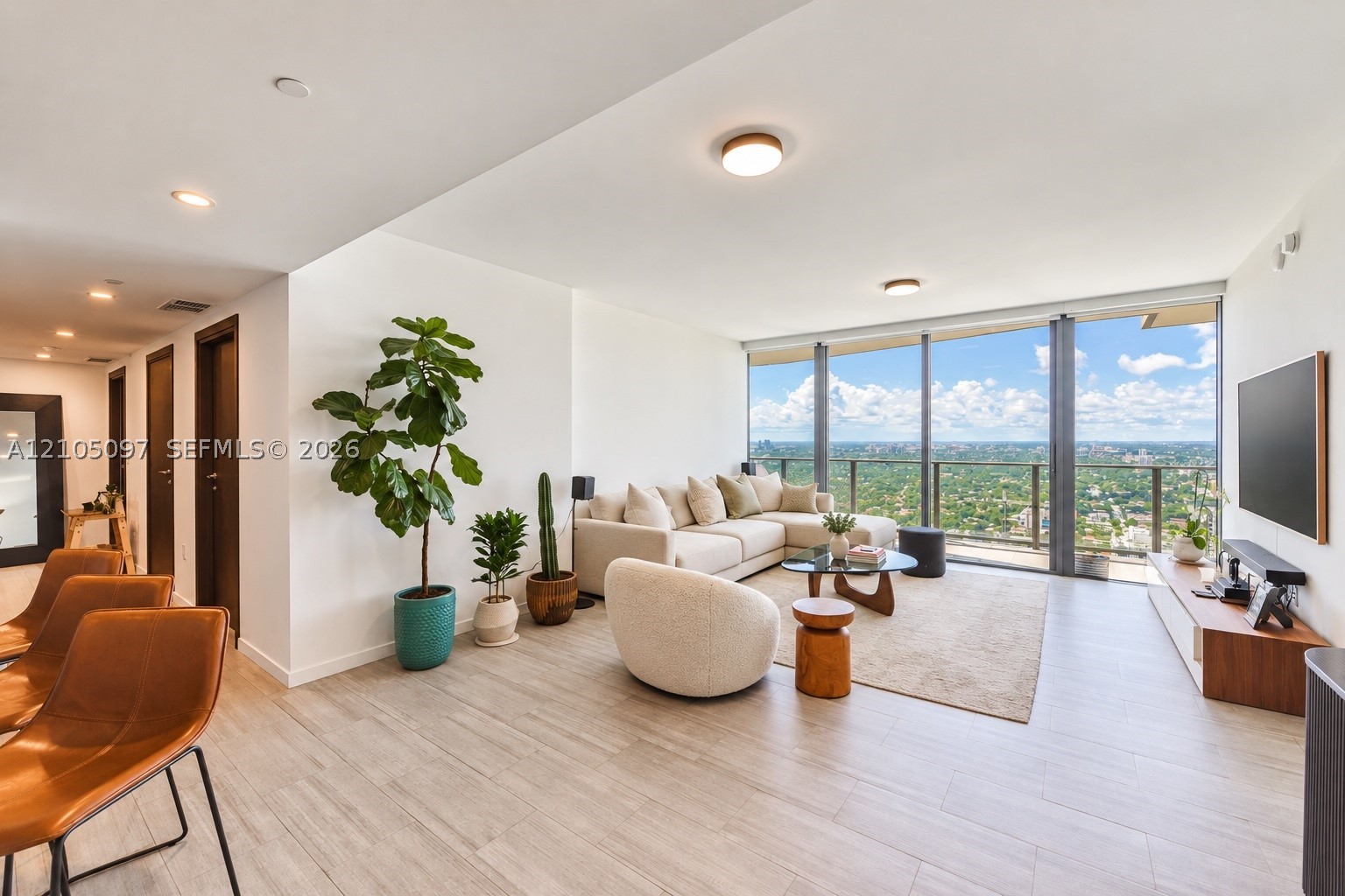 1000 Brickell Plz #4706