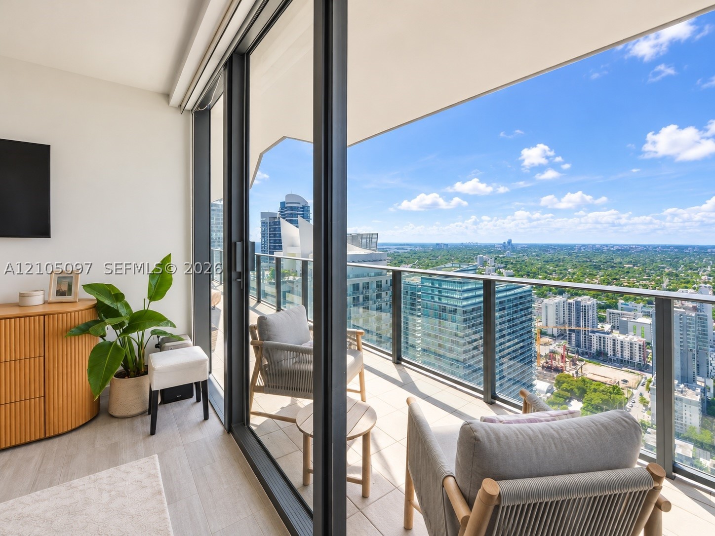1000 Brickell Plz #4706 Miami, FL 33131