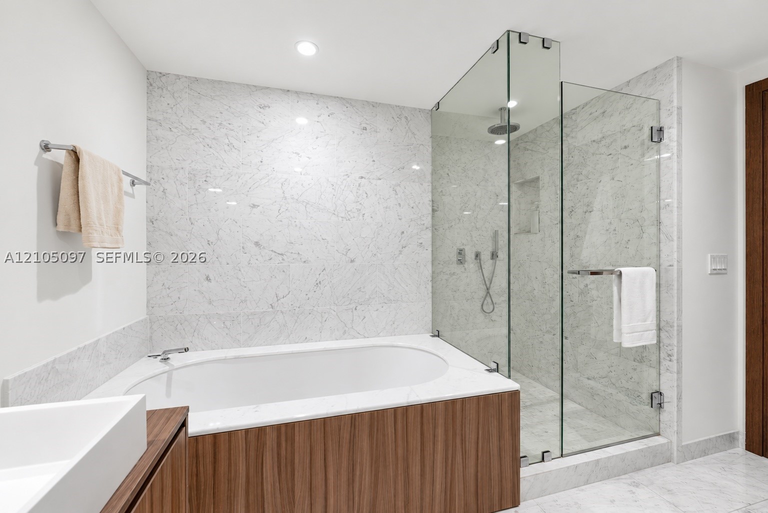 1000 Brickell Plz #4706 Miami, FL 33131