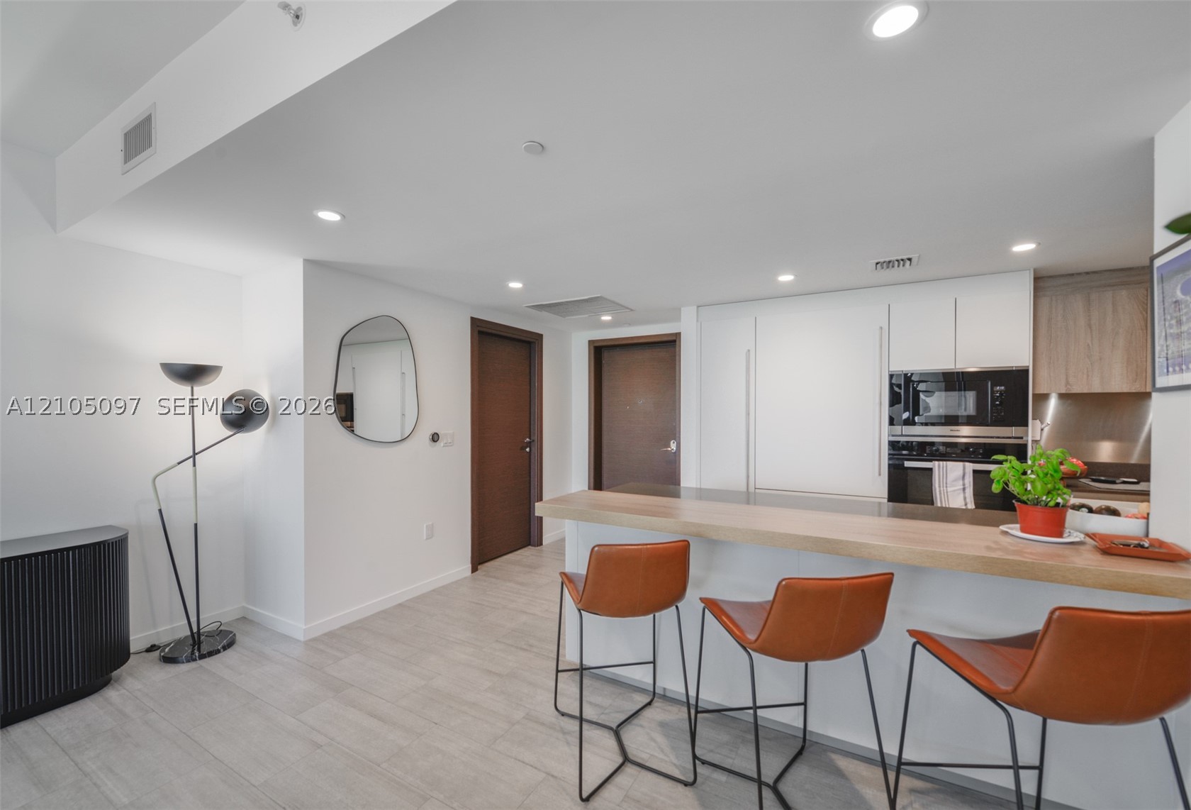 1000 Brickell Plz #4706 Miami, FL 33131
