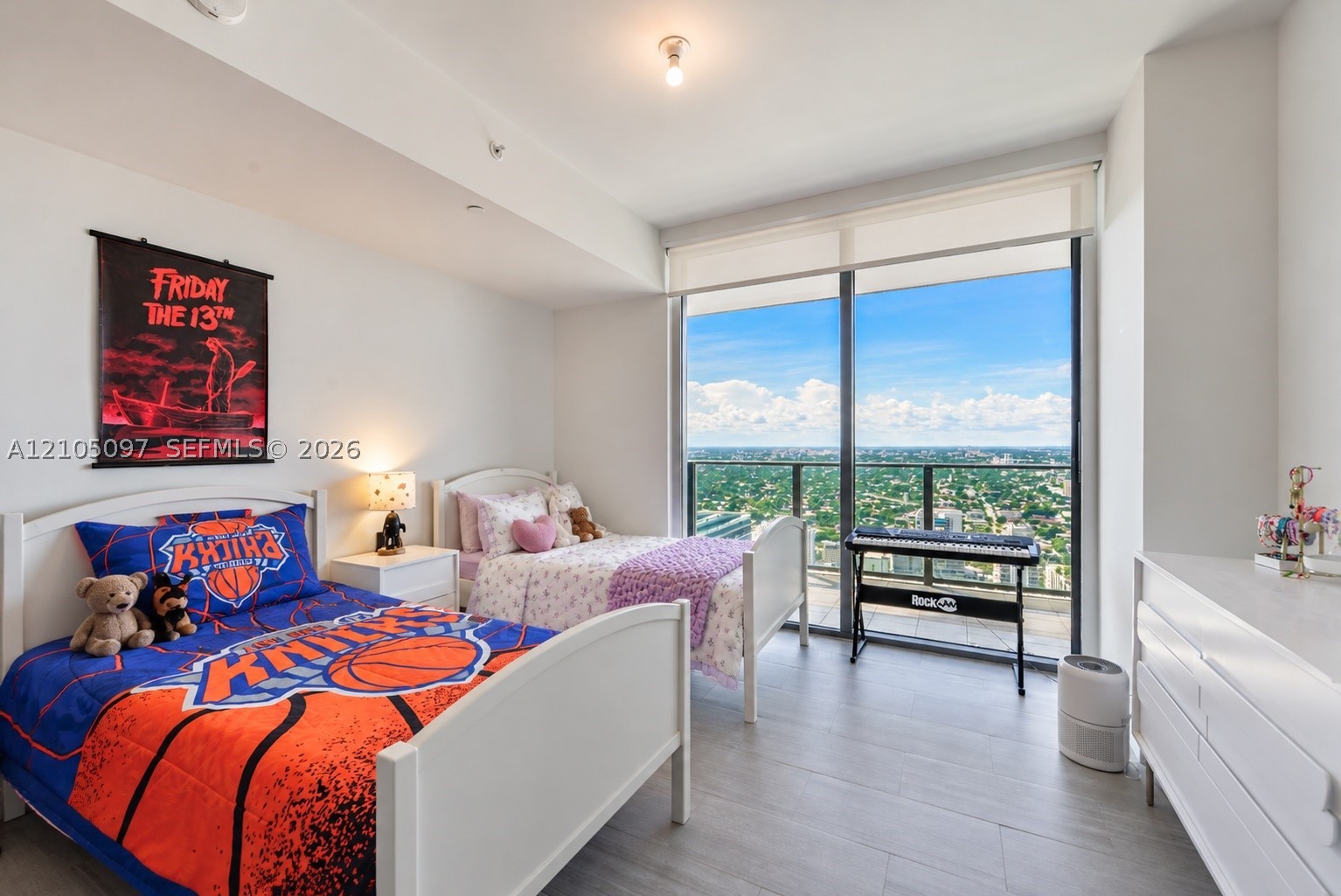 1000 Brickell Plz #4706 Miami, FL 33131