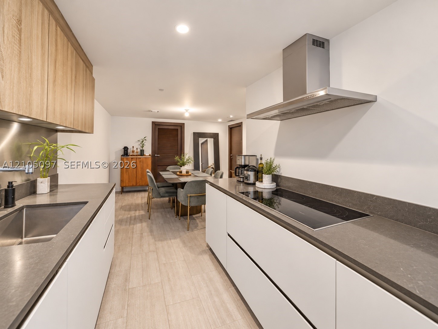 1000 Brickell Plz #4706 Miami, FL 33131