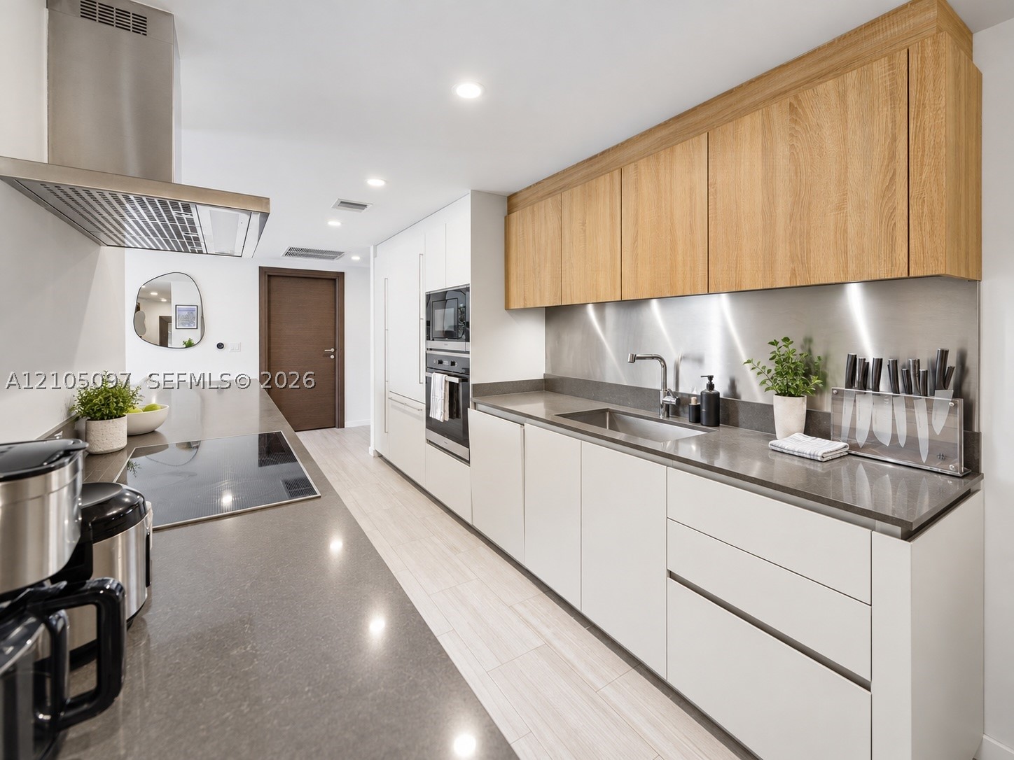 1000 Brickell Plz #4706 Miami, FL 33131