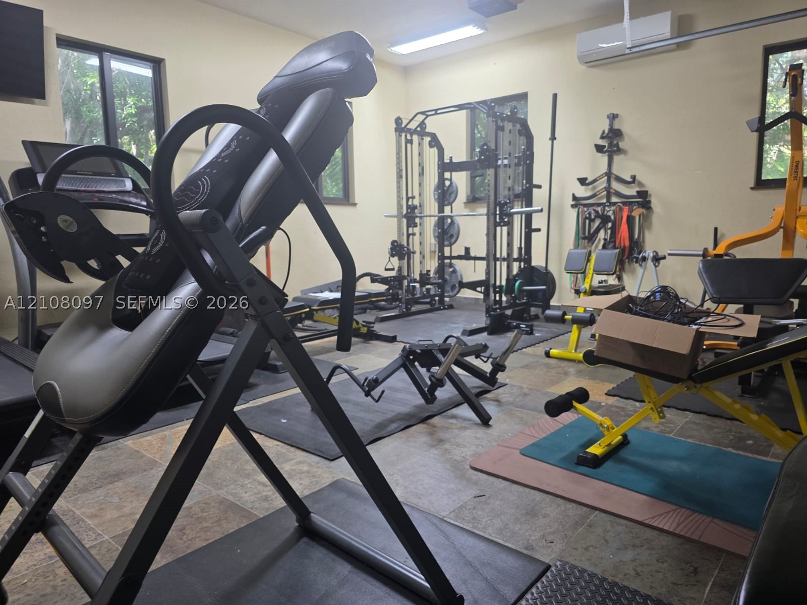 9990 SW 90th Ave Miami, FL 33176