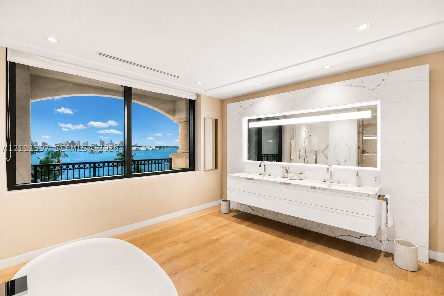 6800 Fisher Is Dr #6843 Miami Beach, FL 33109