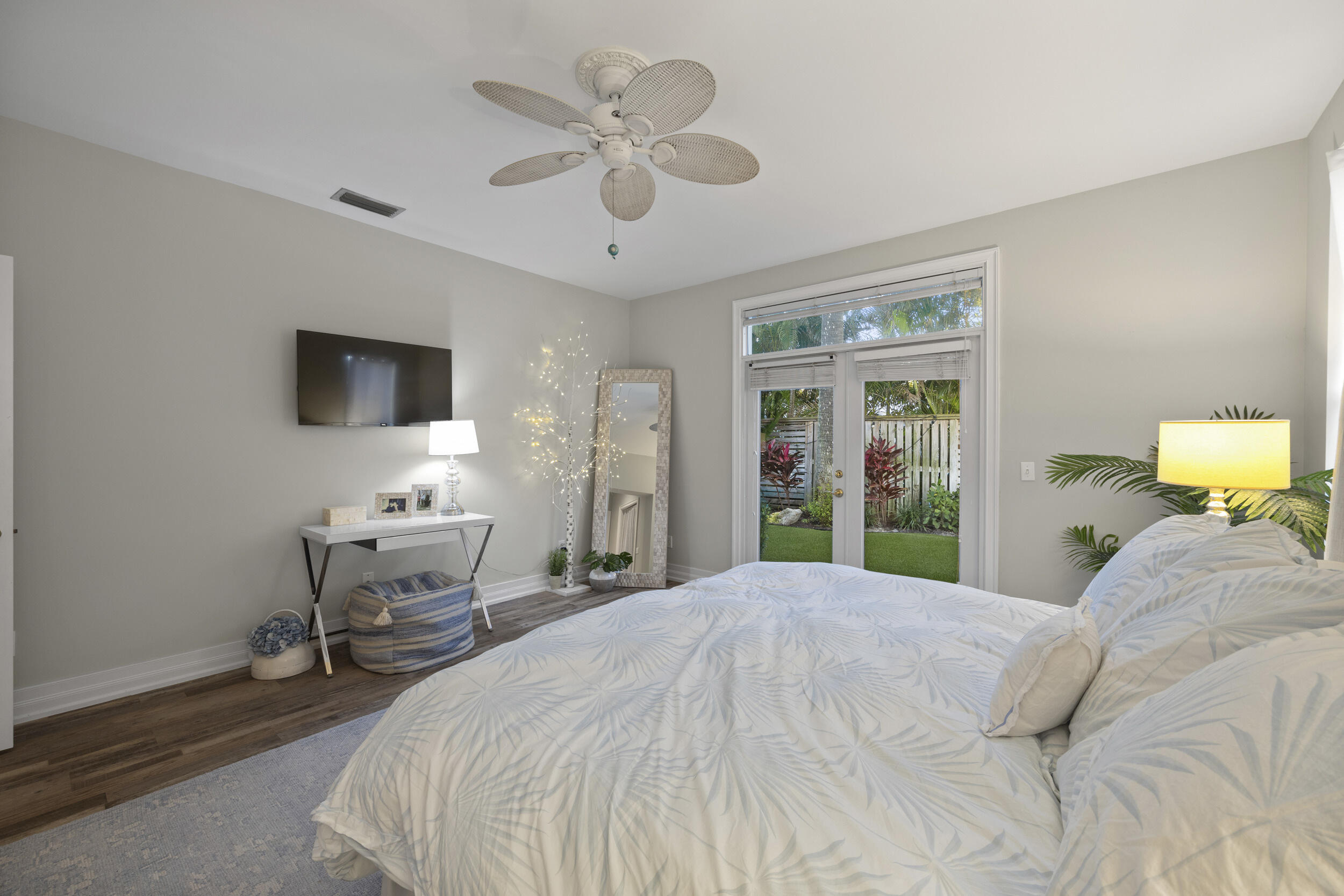 122 Lighthouse Jupiter Inlet Colony, FL 33469