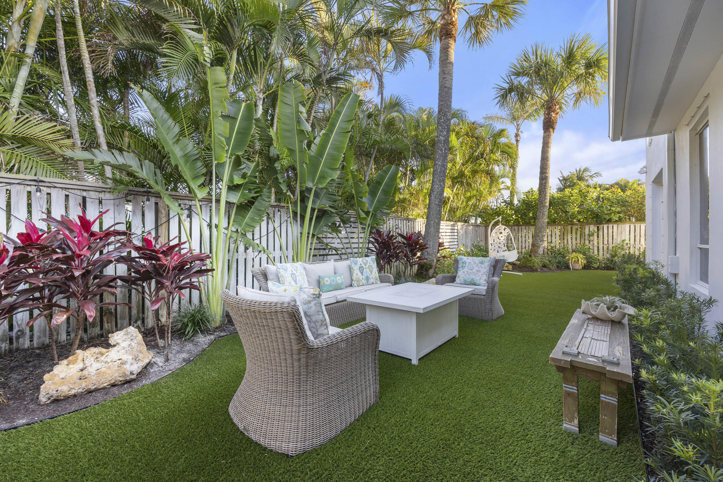 122 Lighthouse Jupiter Inlet Colony, FL 33469