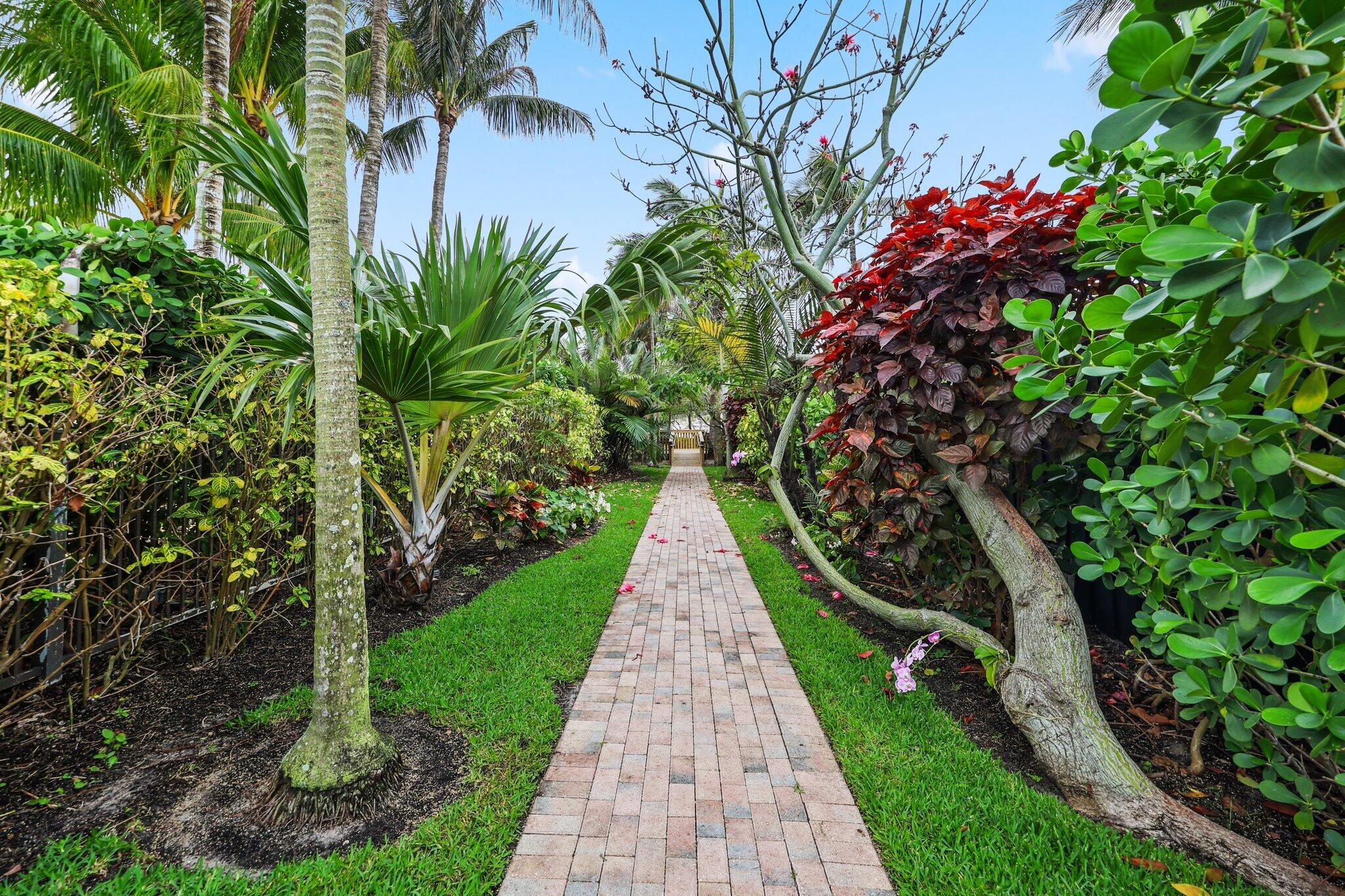 122 Lighthouse Jupiter Inlet Colony, FL 33469