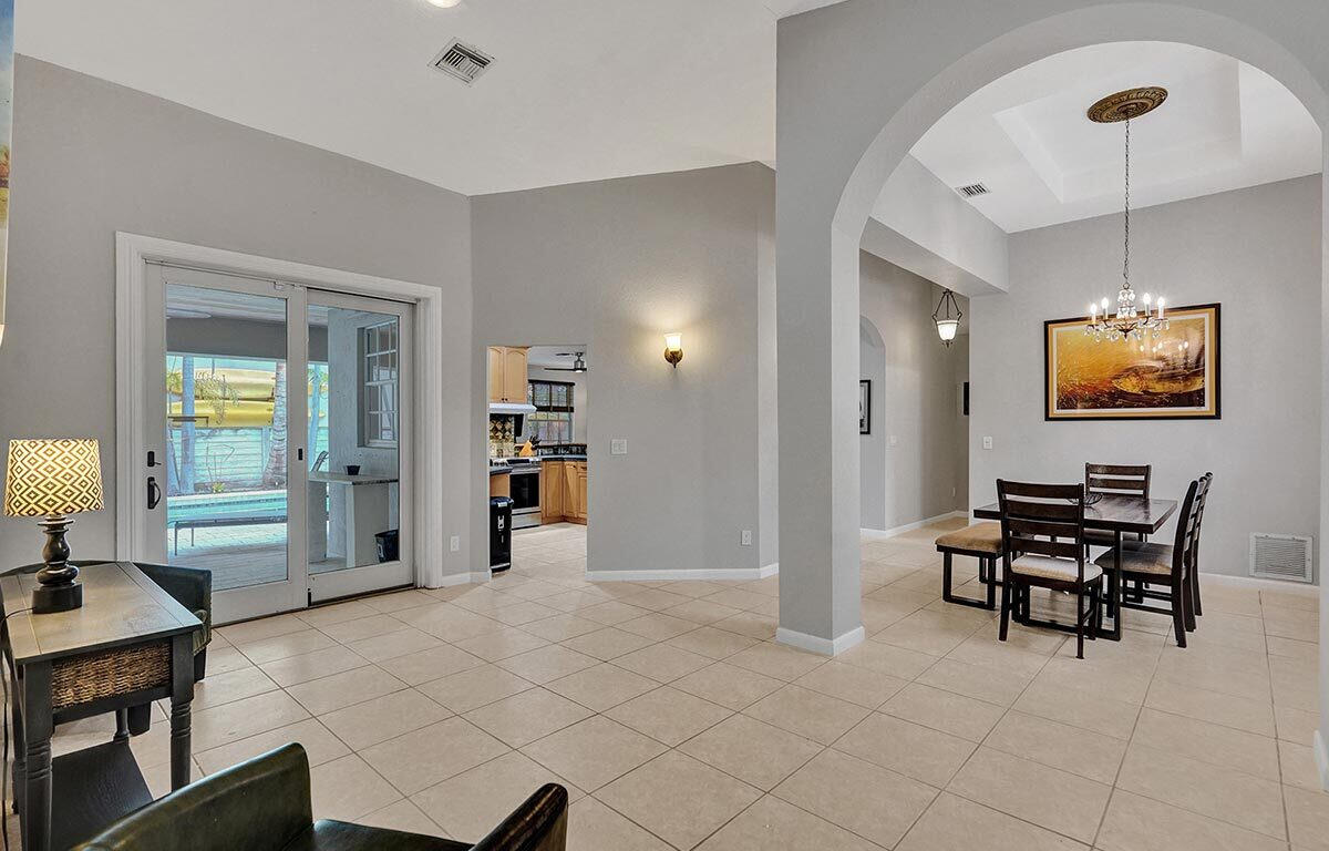 2105 SW 12th Fort Lauderdale, FL 33315