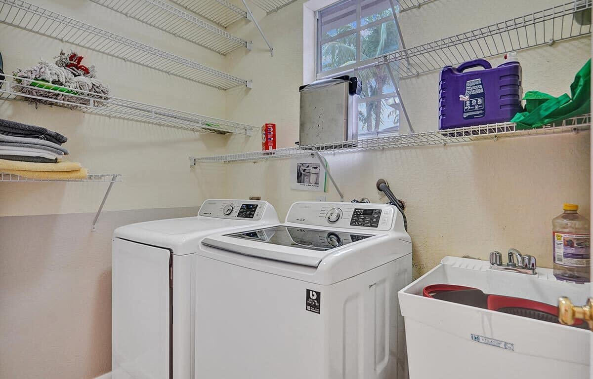 2105 SW 12th Fort Lauderdale, FL 33315