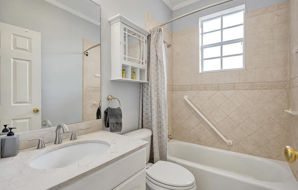 2105 SW 12th Fort Lauderdale, FL 33315