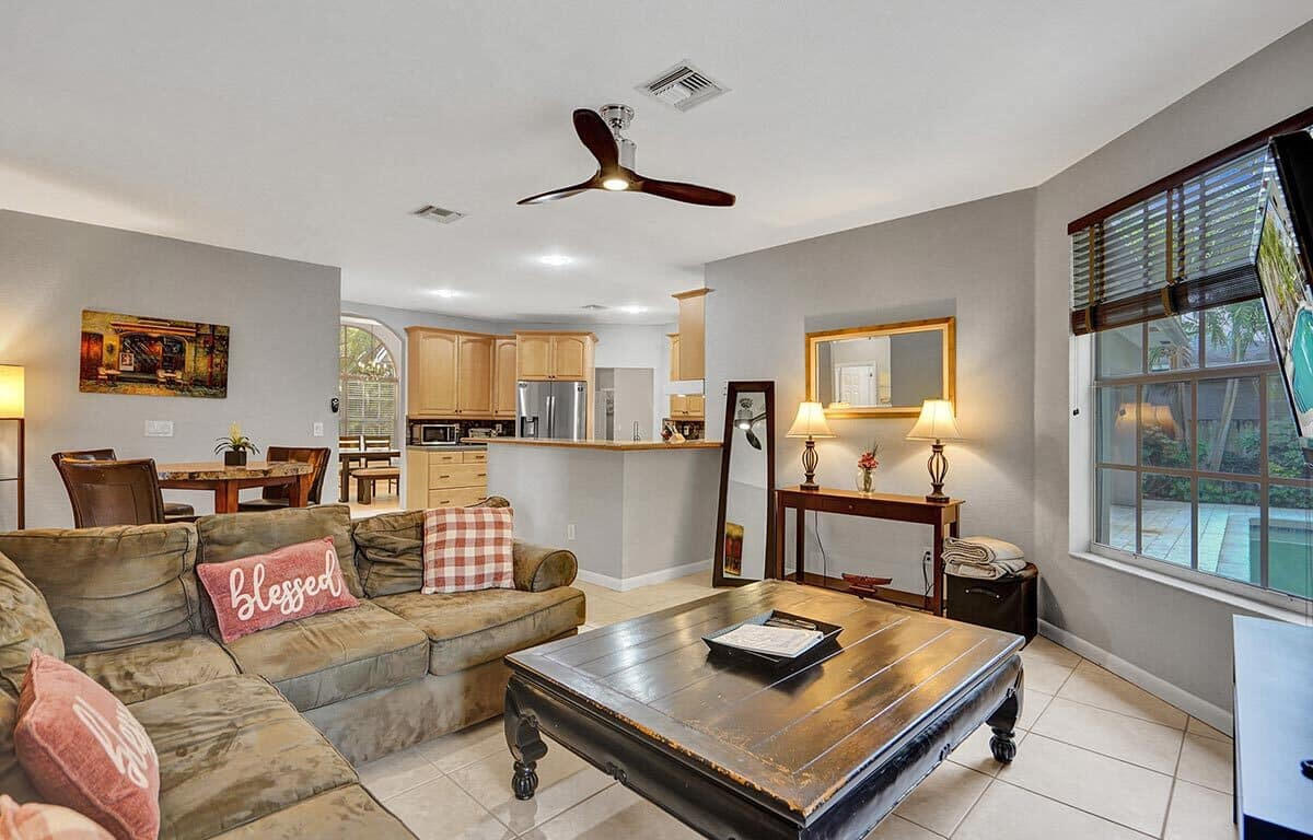 2105 SW 12th Fort Lauderdale, FL 33315