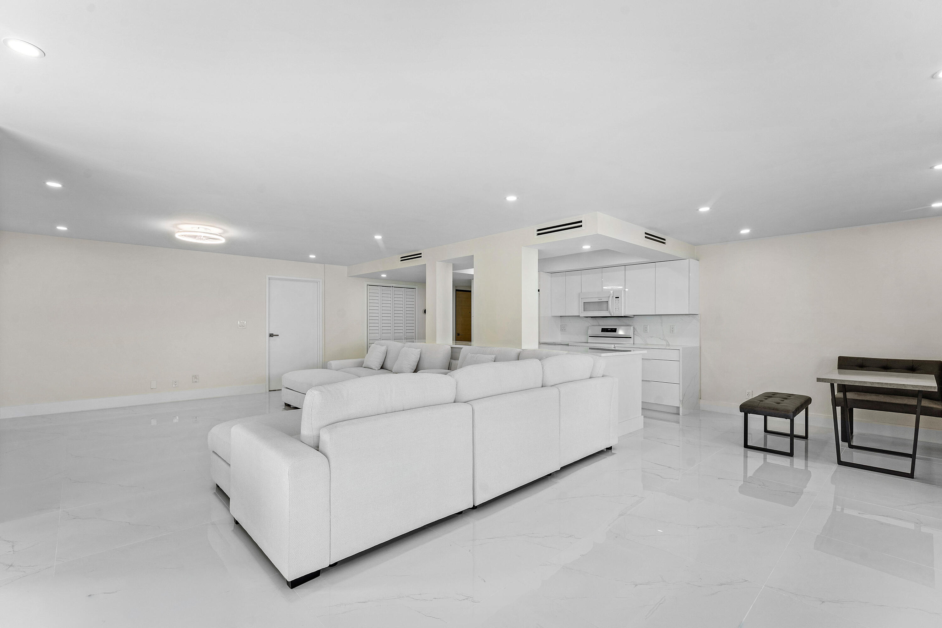 5460 N Ocean #5b Singer Island, FL 33404