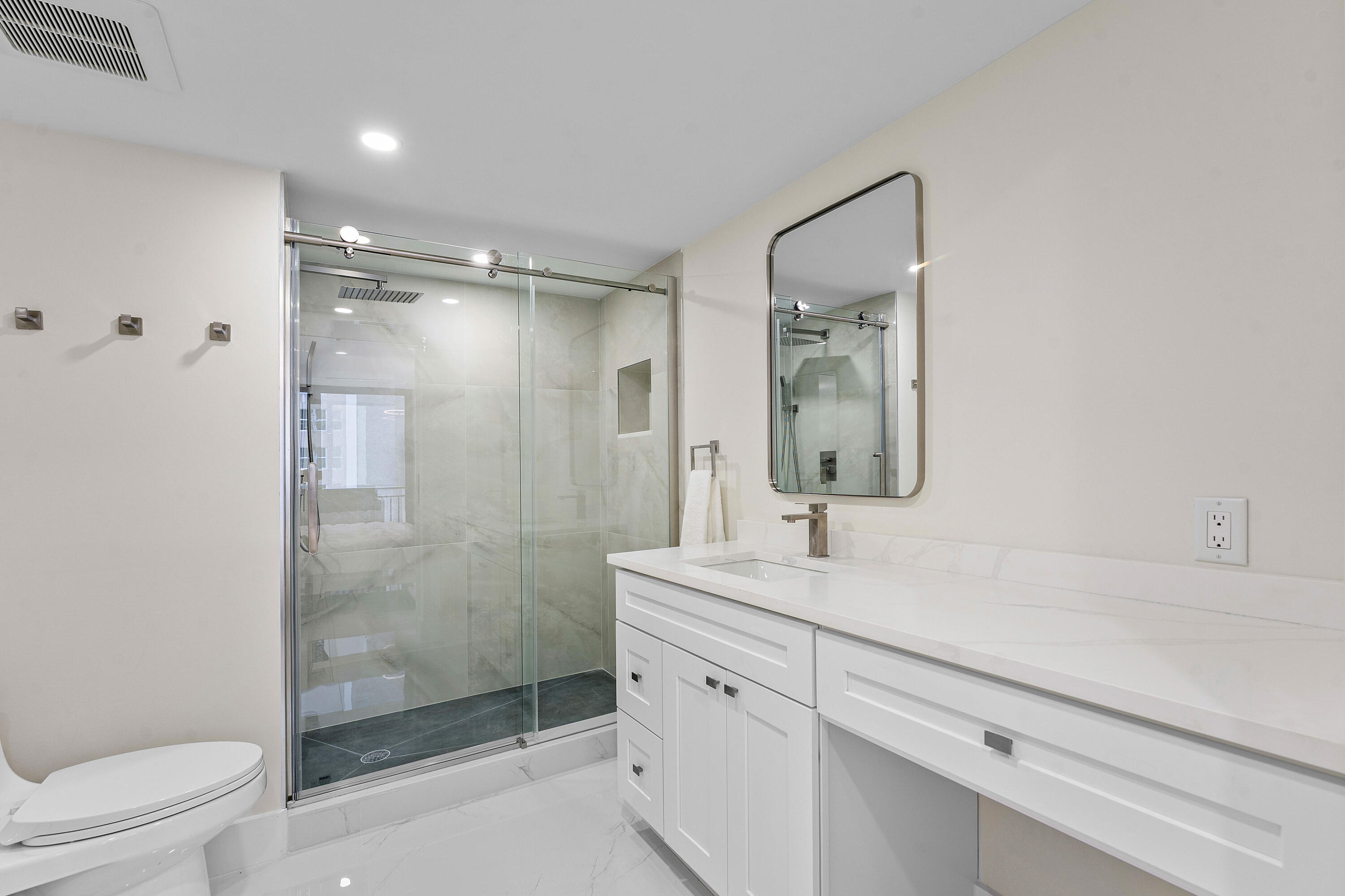 5460 N Ocean #5b Singer Island, FL 33404