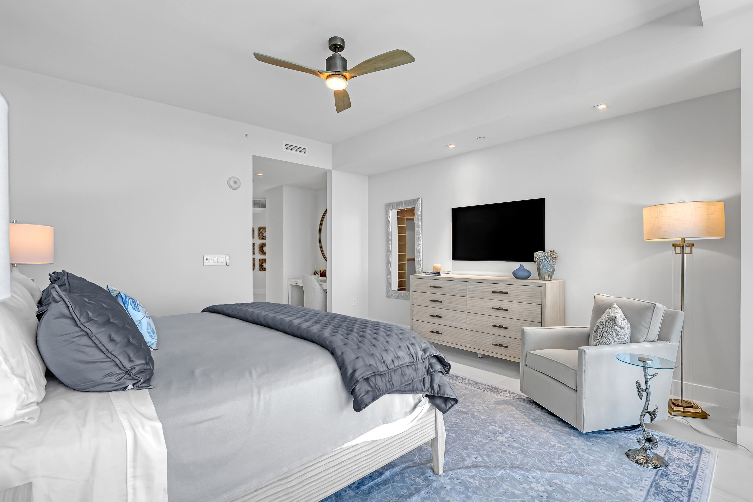 3100 N Ocean #H-1703 Riviera Beach, FL 33404