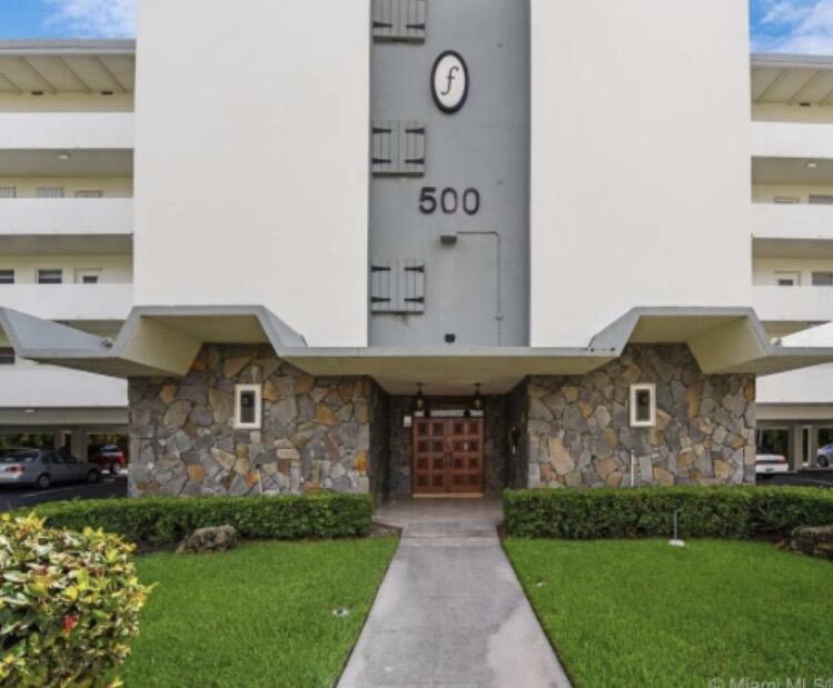 500 NE 14th #404 Hallandale Beach, FL 33009