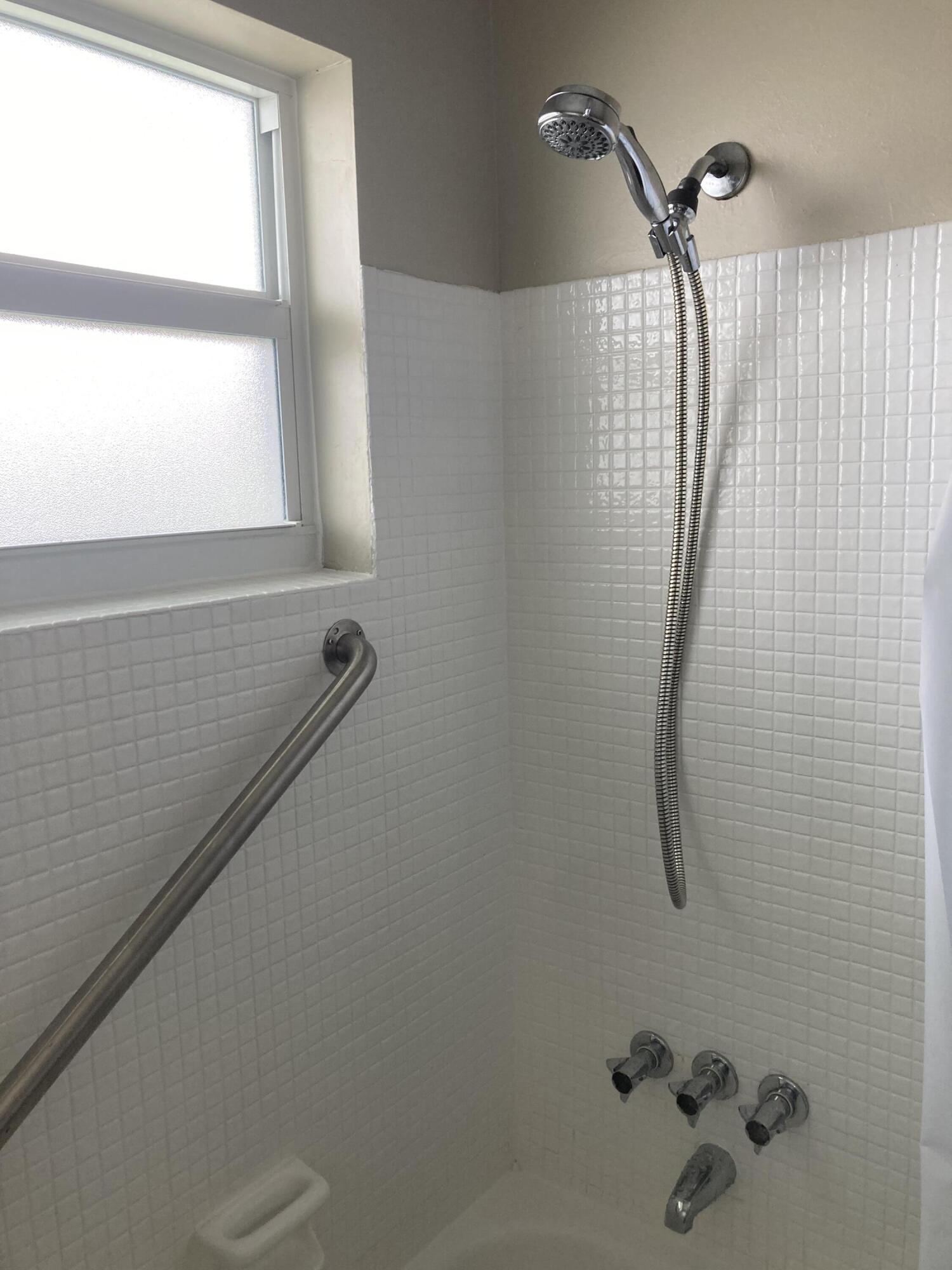 500 NE 14th #404 Hallandale Beach, FL 33009