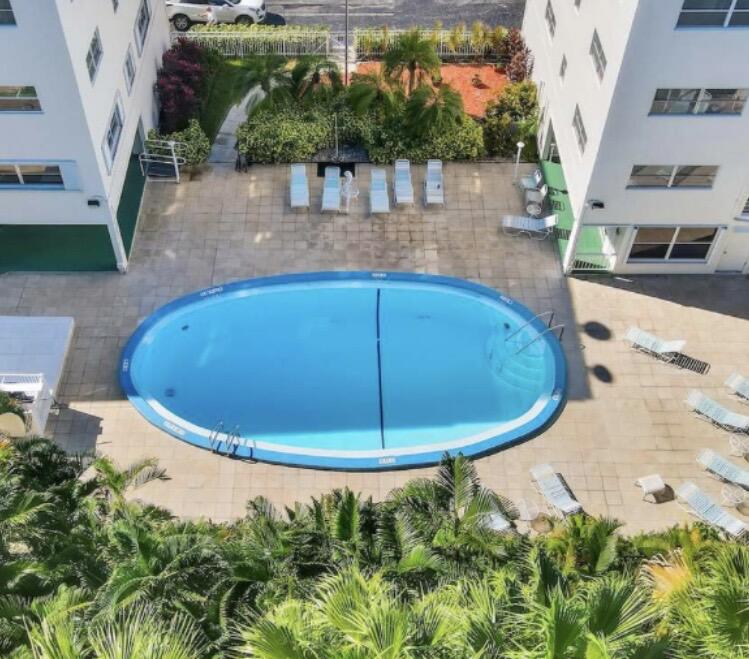 500 NE 14th #404 Hallandale Beach, FL 33009