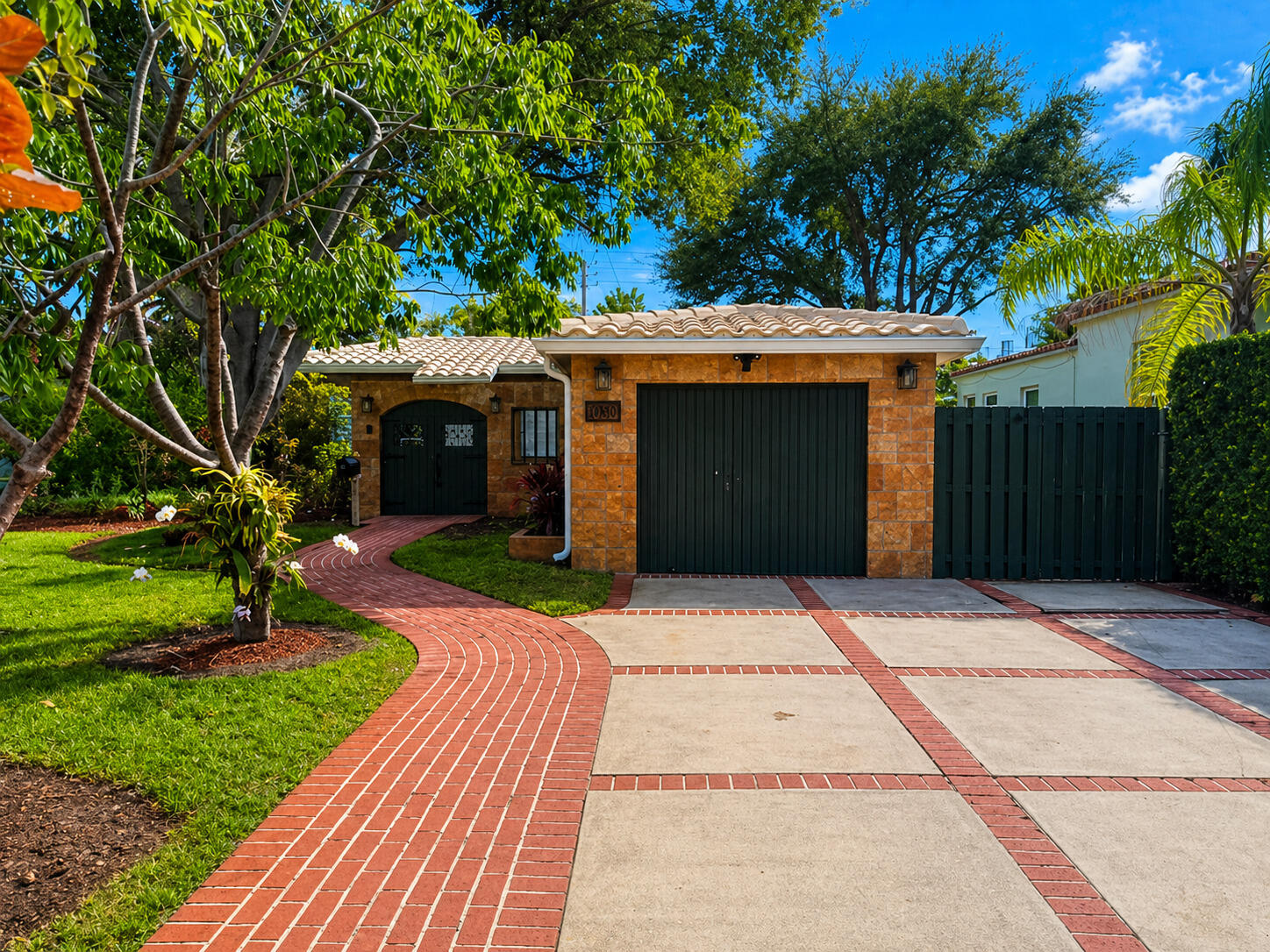 800 SE 11th Fort Lauderdale, FL 33316