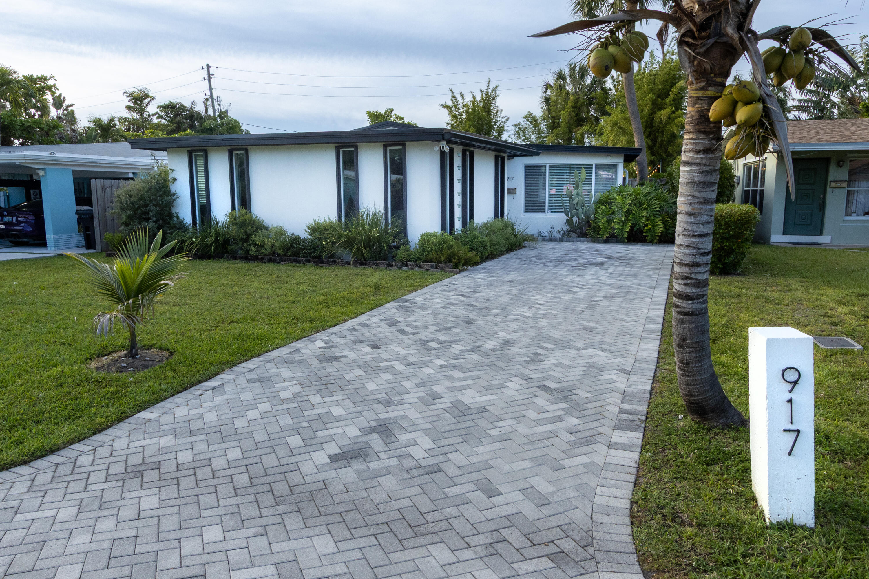 917 NE 18th Fort Lauderdale, FL 33305