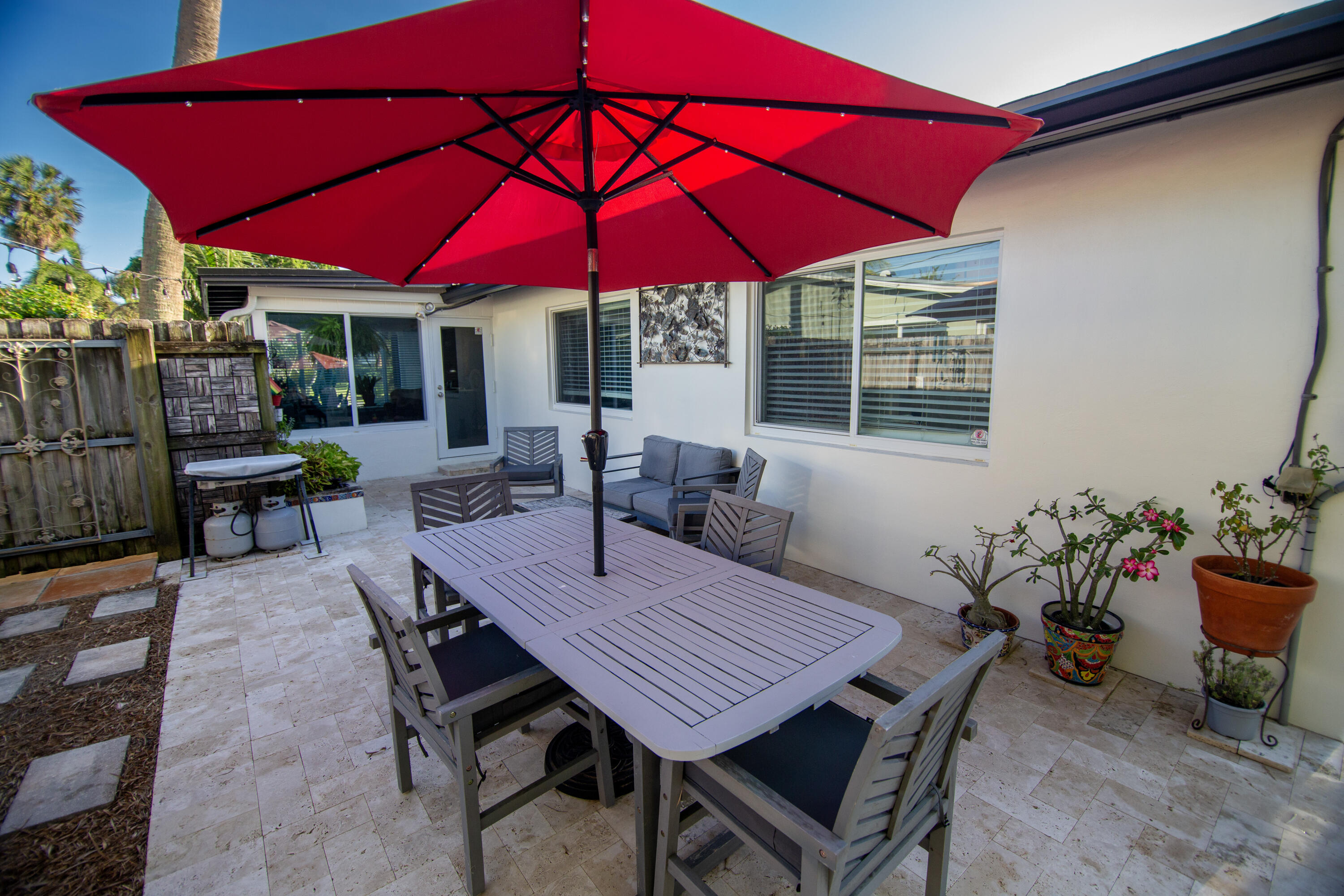 917 NE 18th Fort Lauderdale, FL 33305