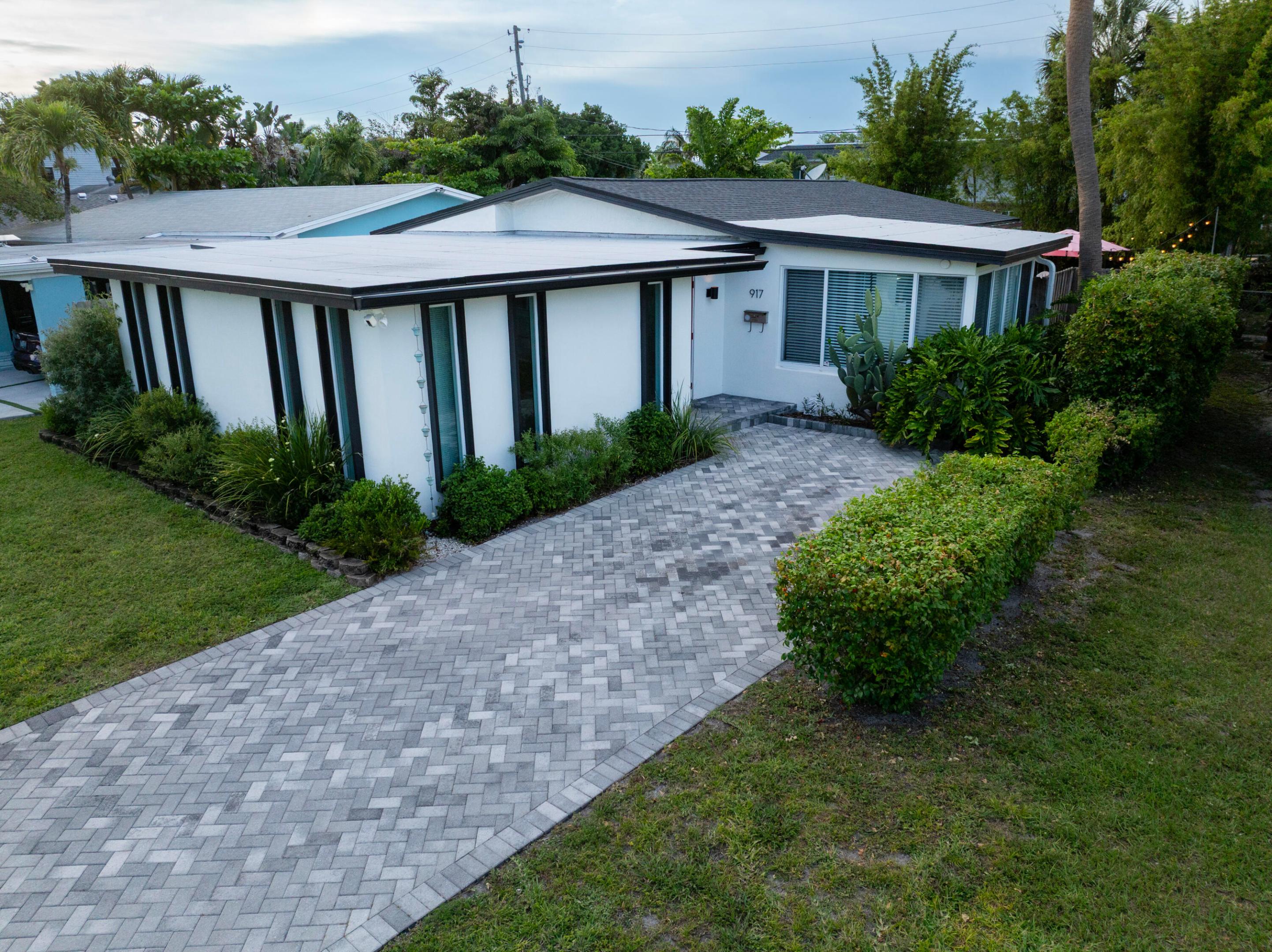 917 NE 18th Fort Lauderdale, FL 33305