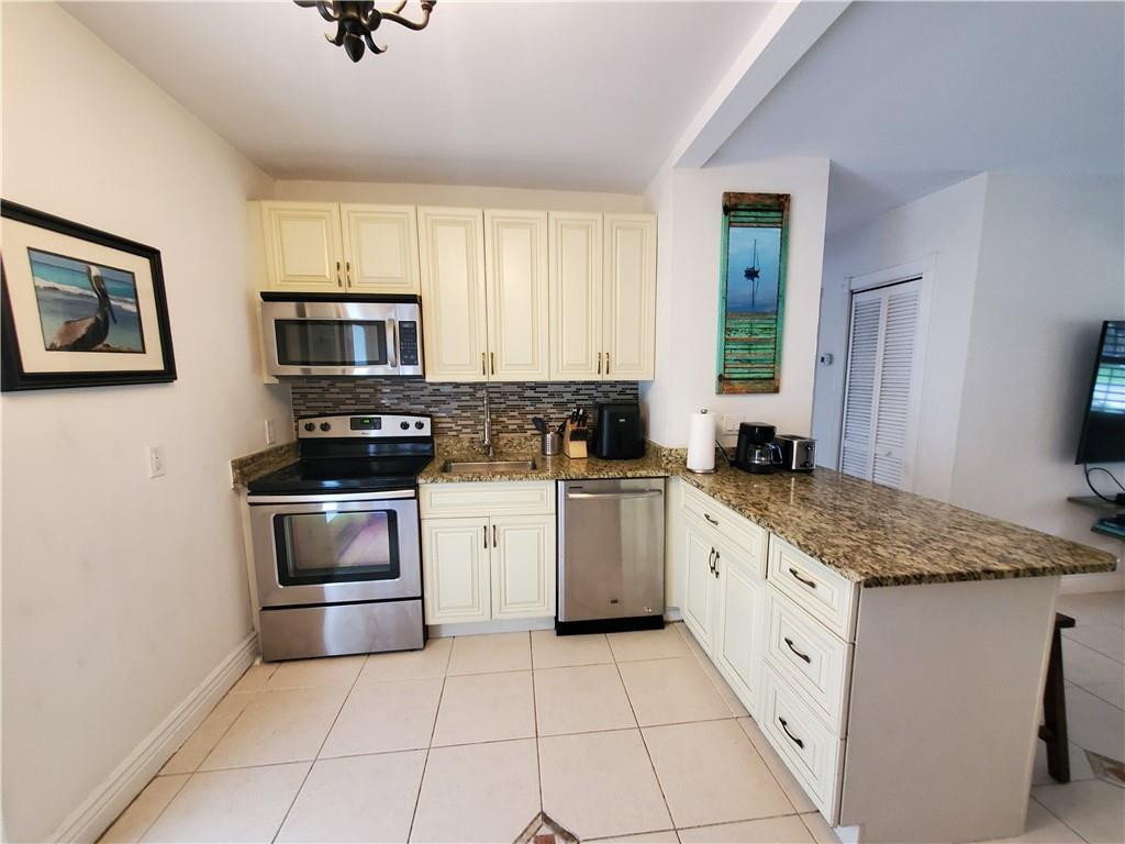 3204 NE 6th #1-2 Pompano Beach, FL 33062