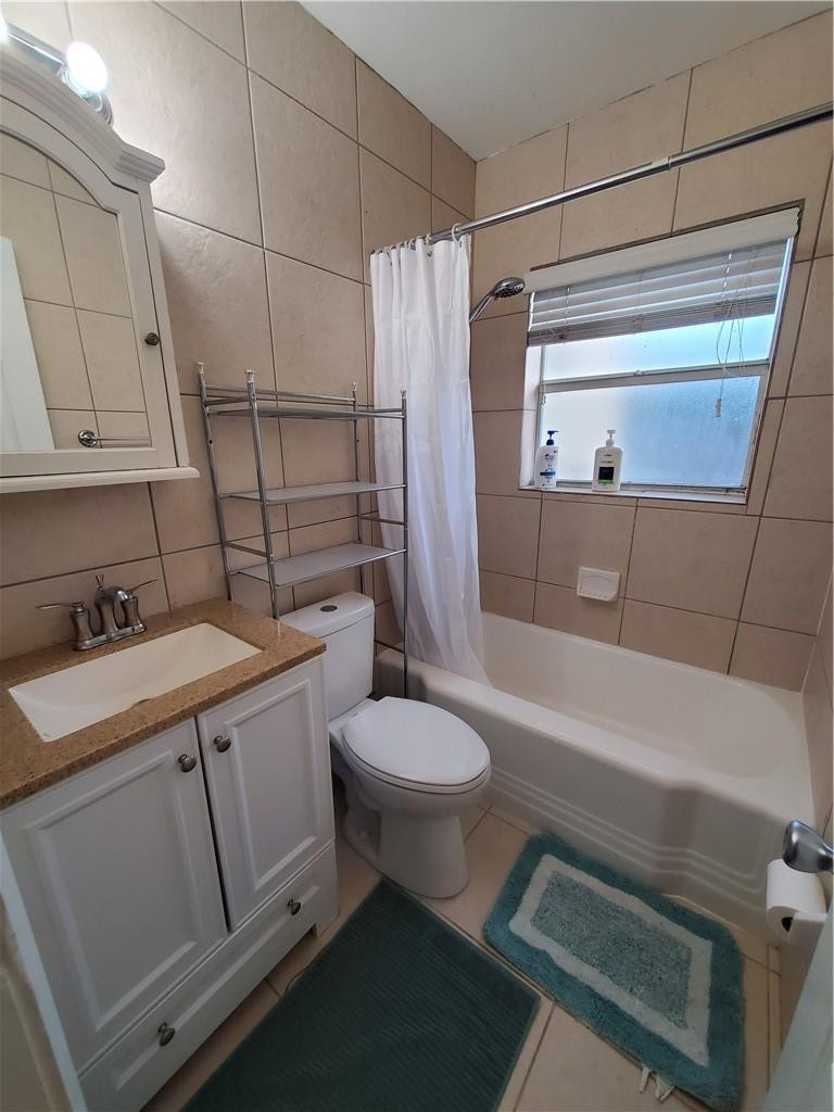 3204 NE 6th #1-2 Pompano Beach, FL 33062