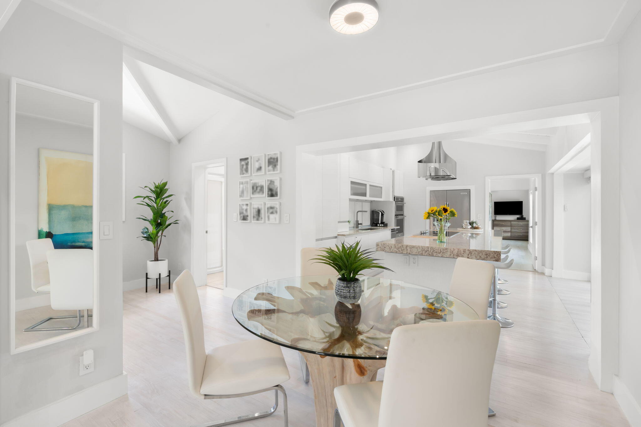648 NE 17th Fort Lauderdale, FL 33304