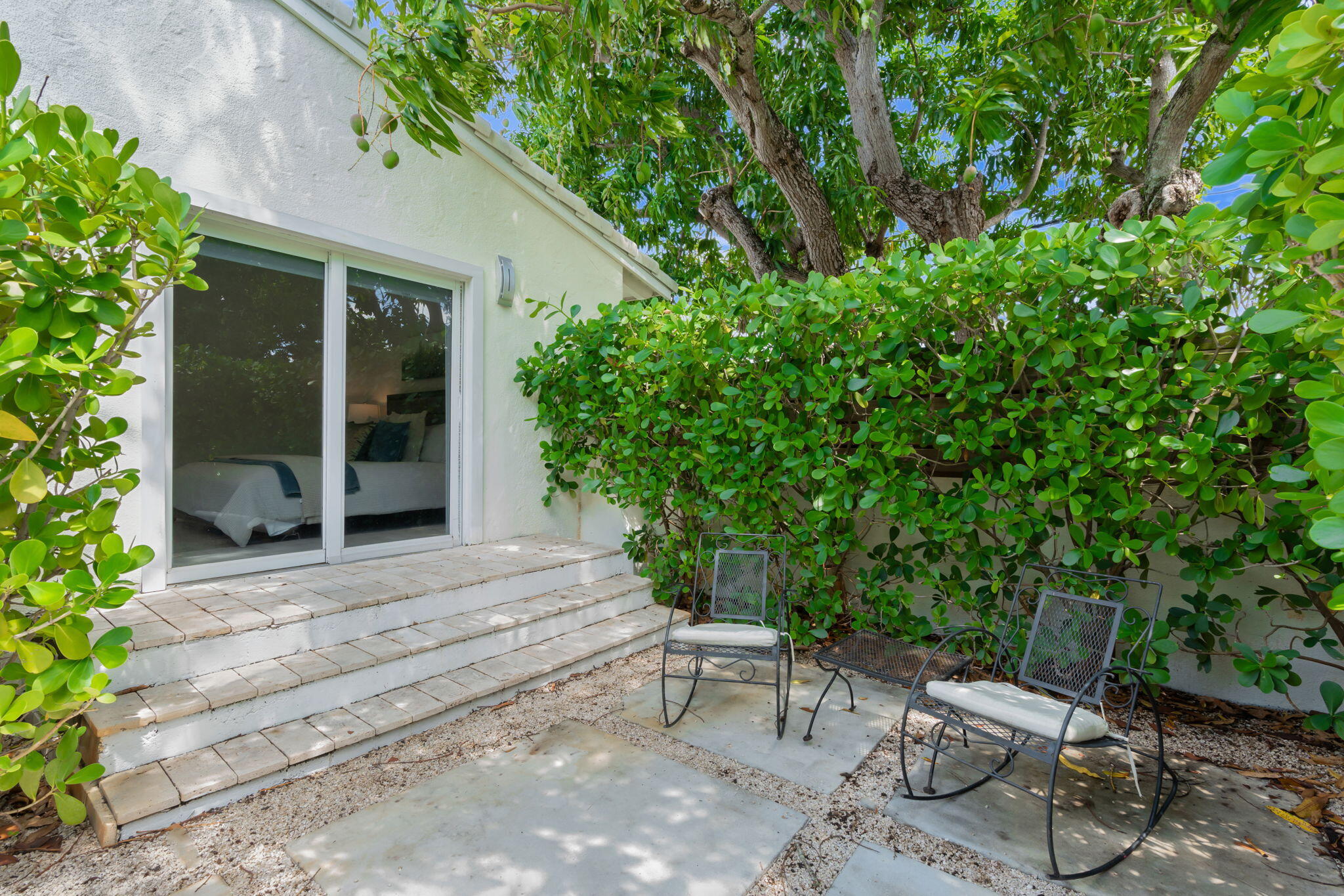 648 NE 17th Fort Lauderdale, FL 33304