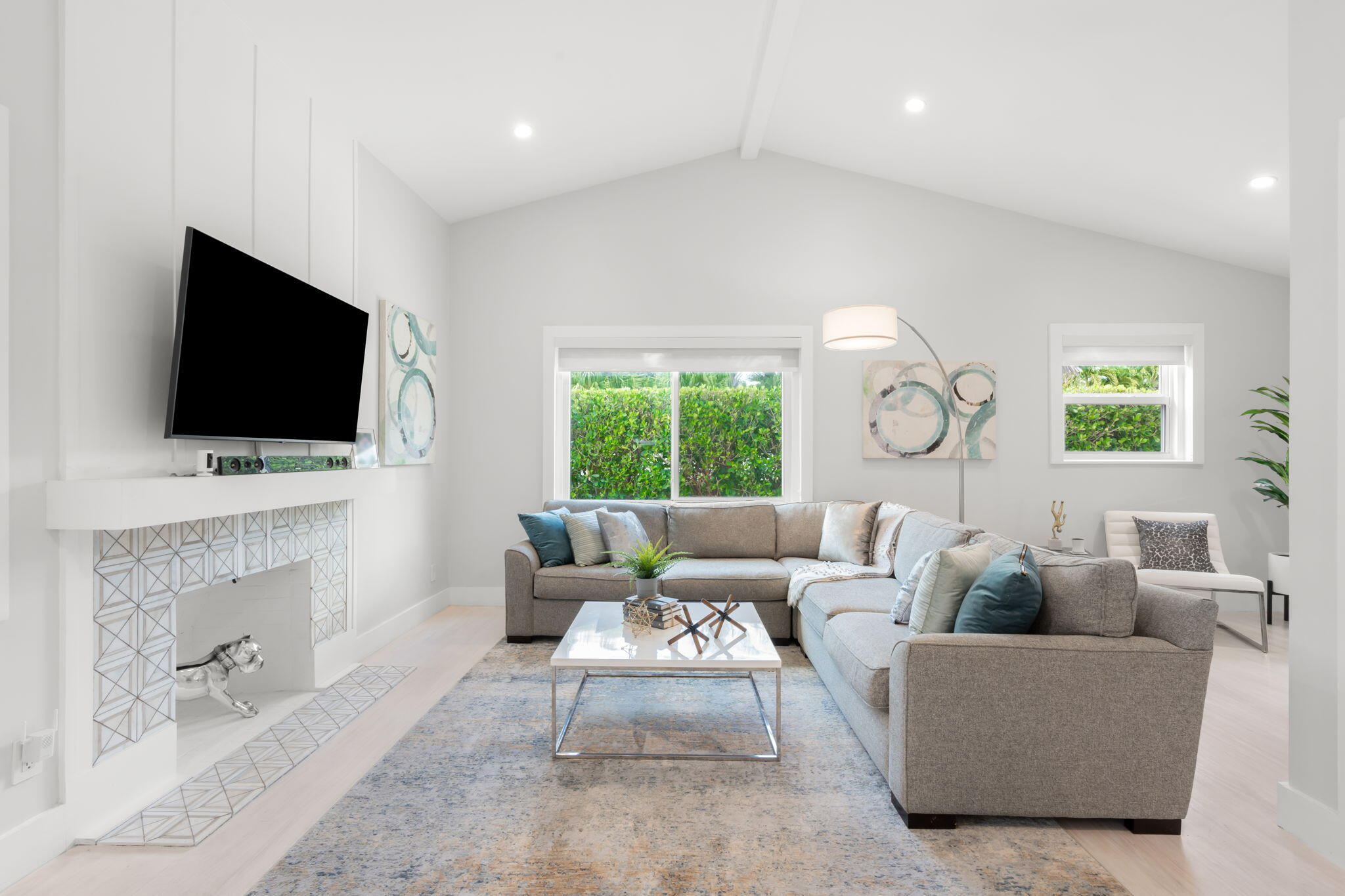 648 NE 17th Fort Lauderdale, FL 33304