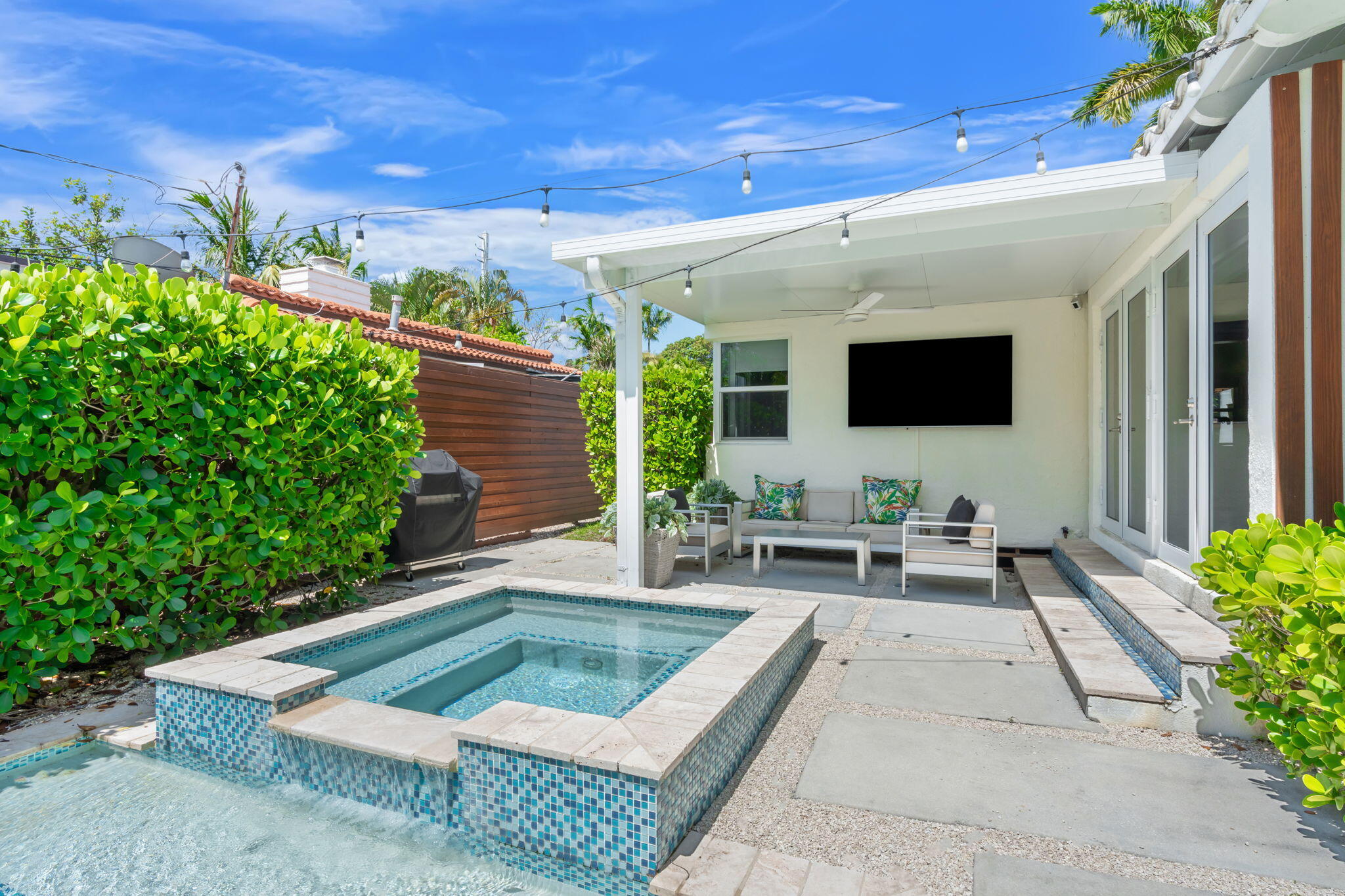 648 NE 17th Fort Lauderdale, FL 33304