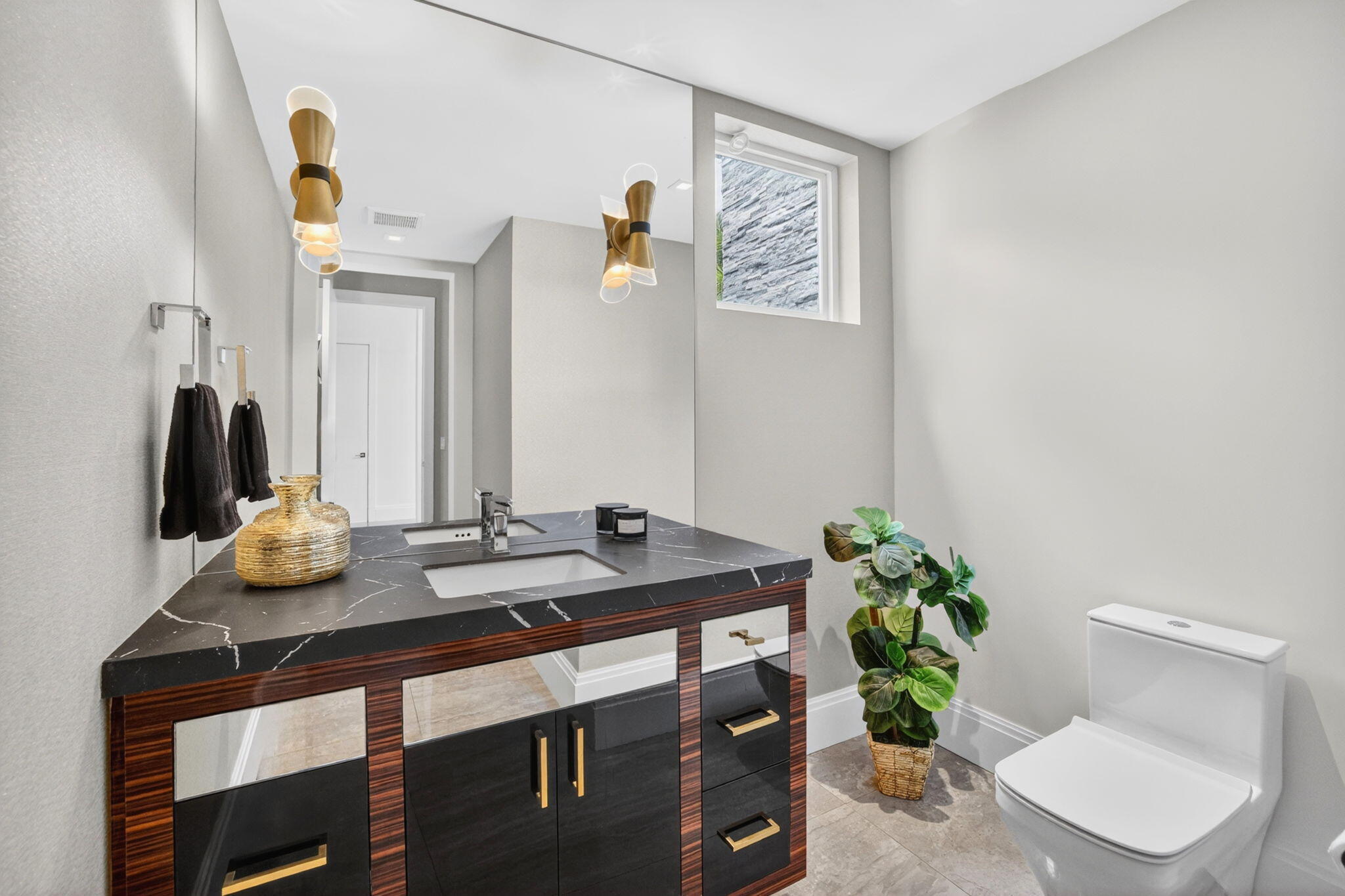 39 Pelican Fort Lauderdale, FL 33301