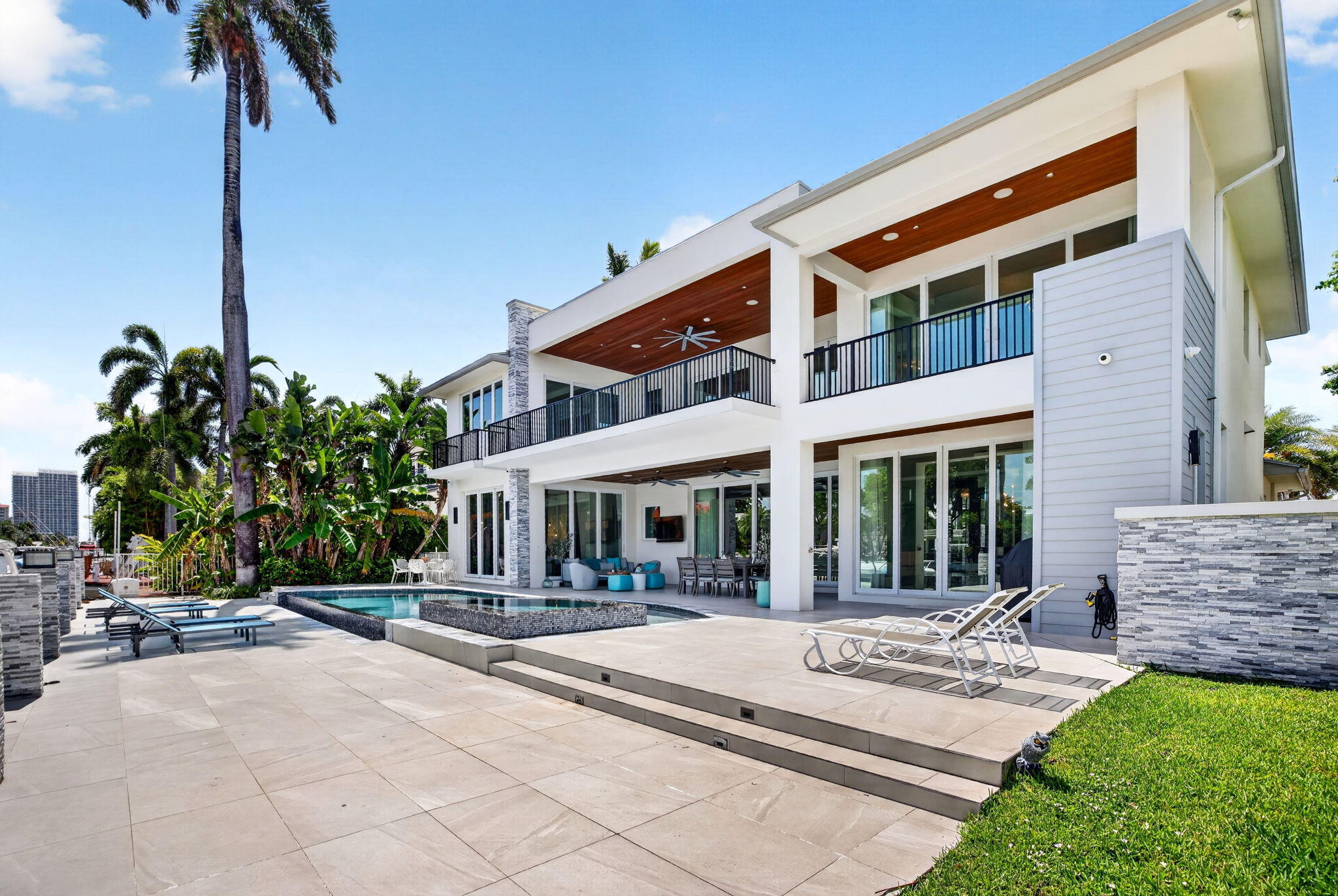 39 Pelican Fort Lauderdale, FL 33301