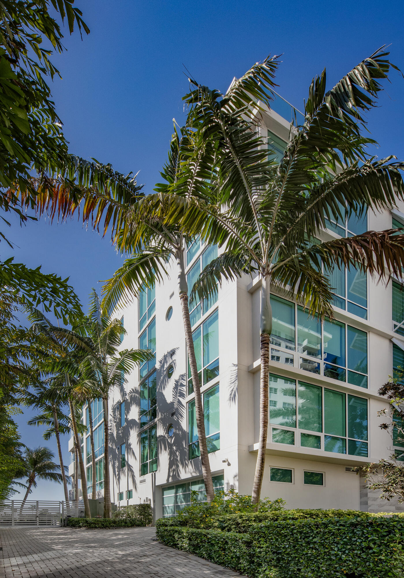 353 Sunset #202 Fort Lauderdale, FL 33301