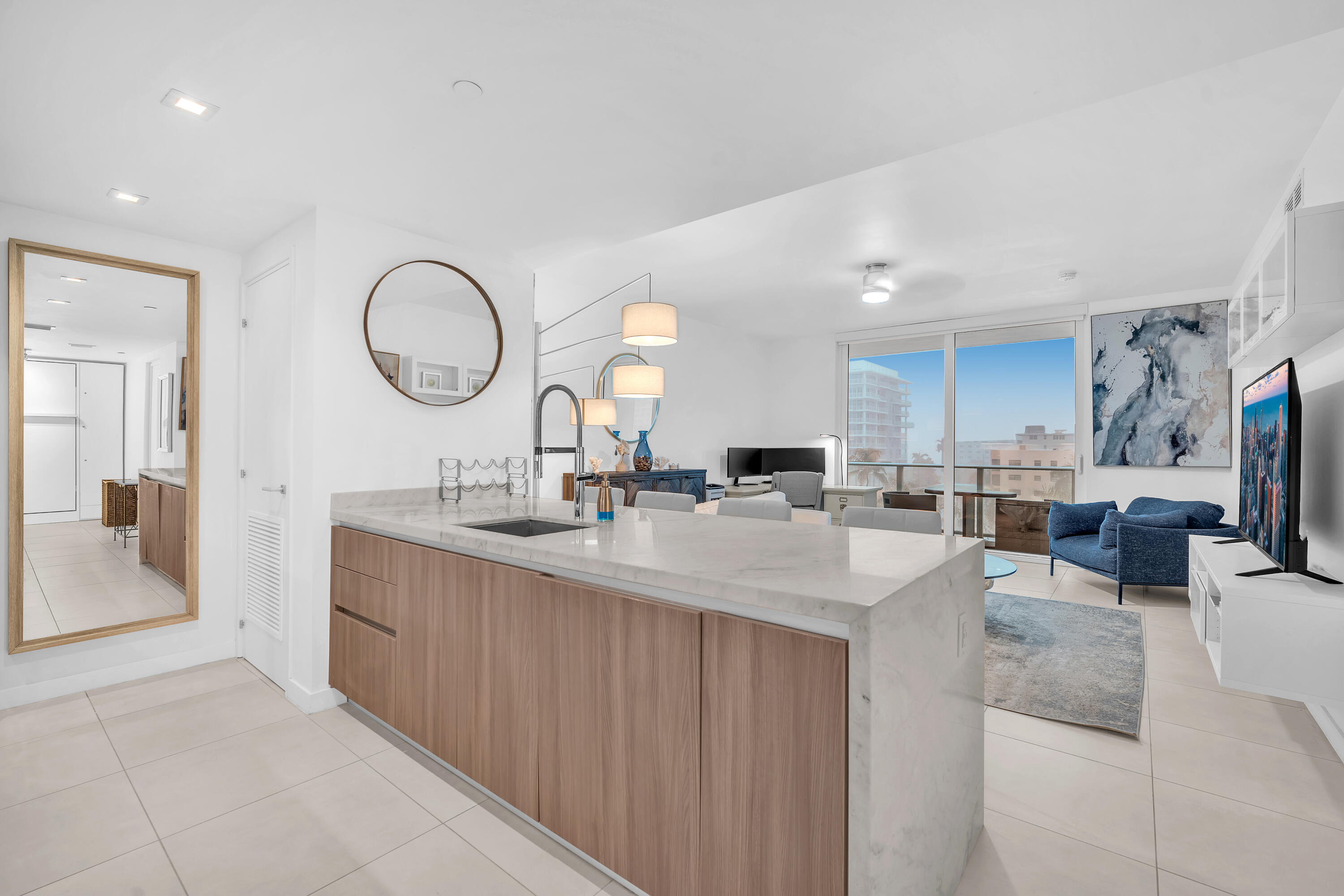 401 N Birch Rd #512