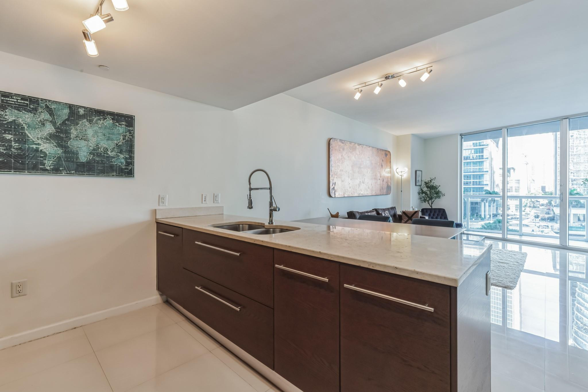 image Icon Brickell I9