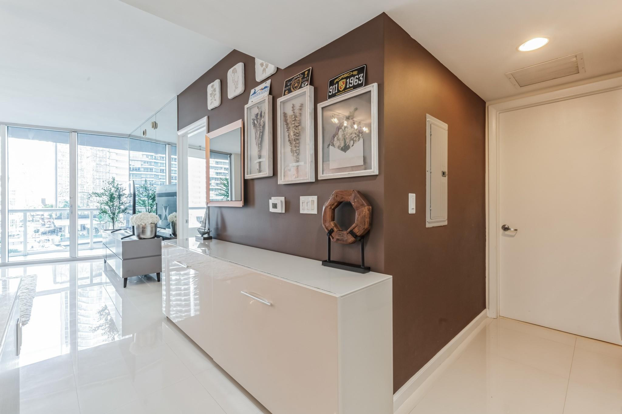image Icon Brickell I12